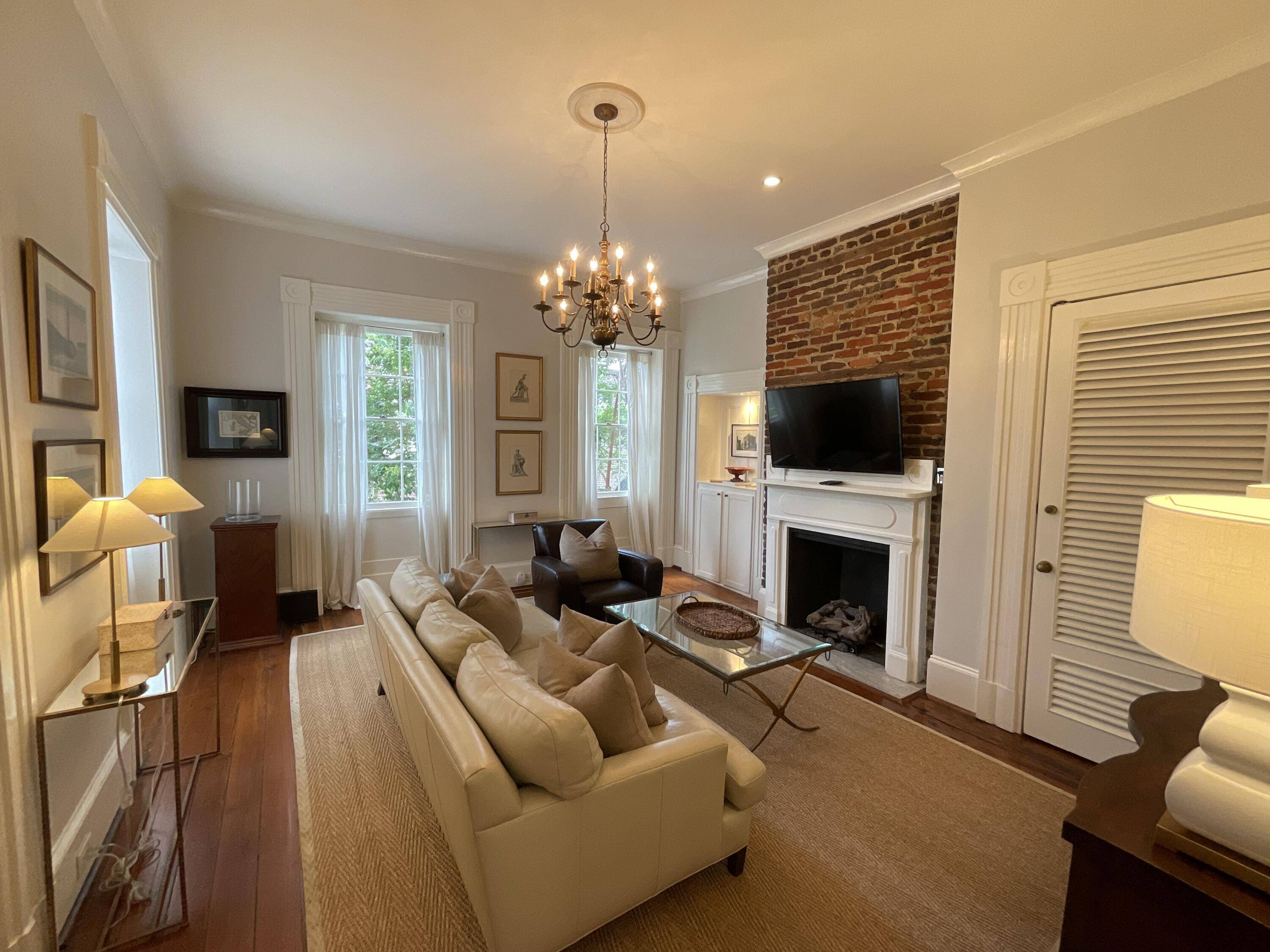 Charleston, SC 29401,22 Wentworth St