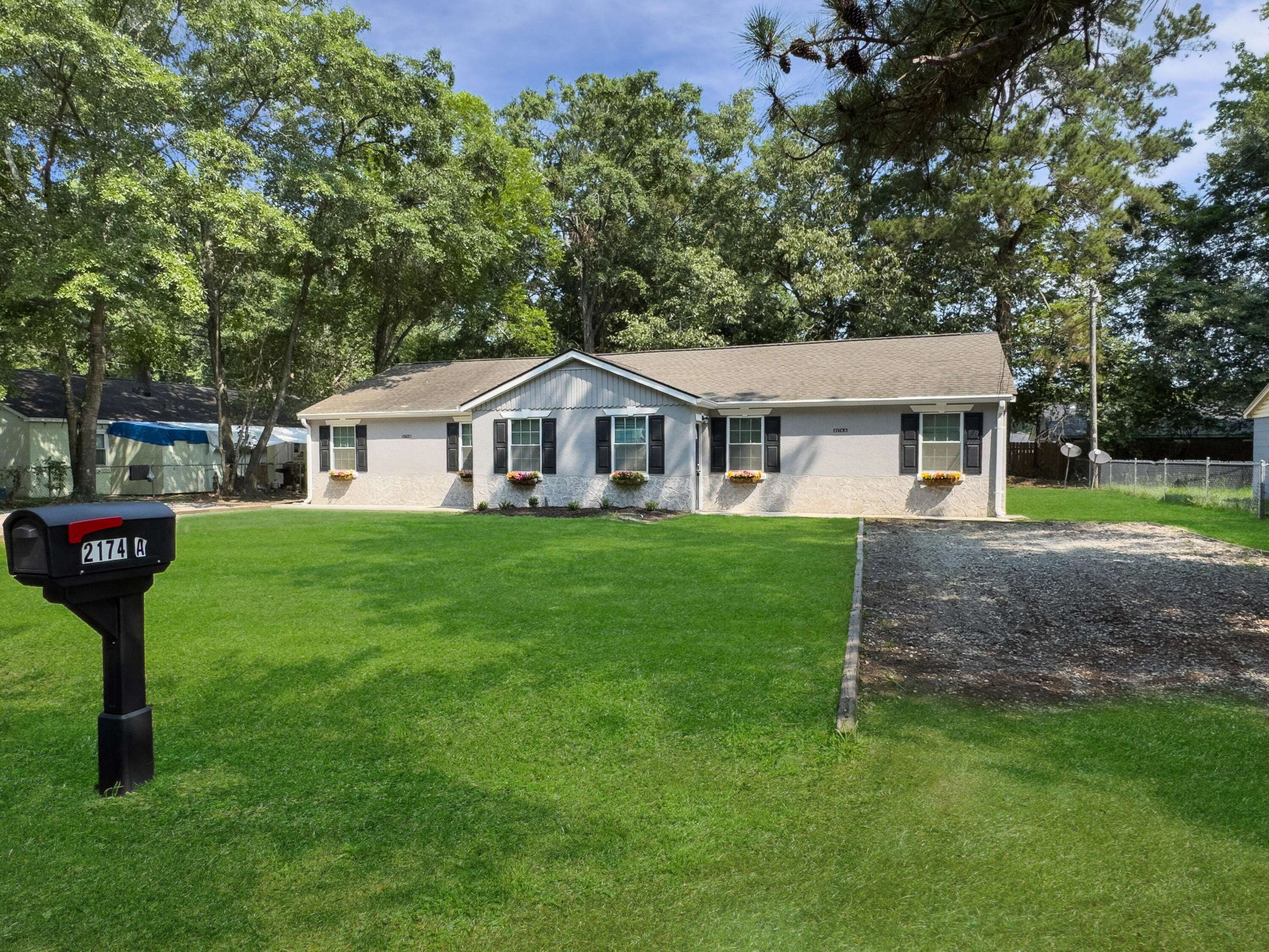 North Charleston, SC 29406,2174 Eleanor Dr #A&B