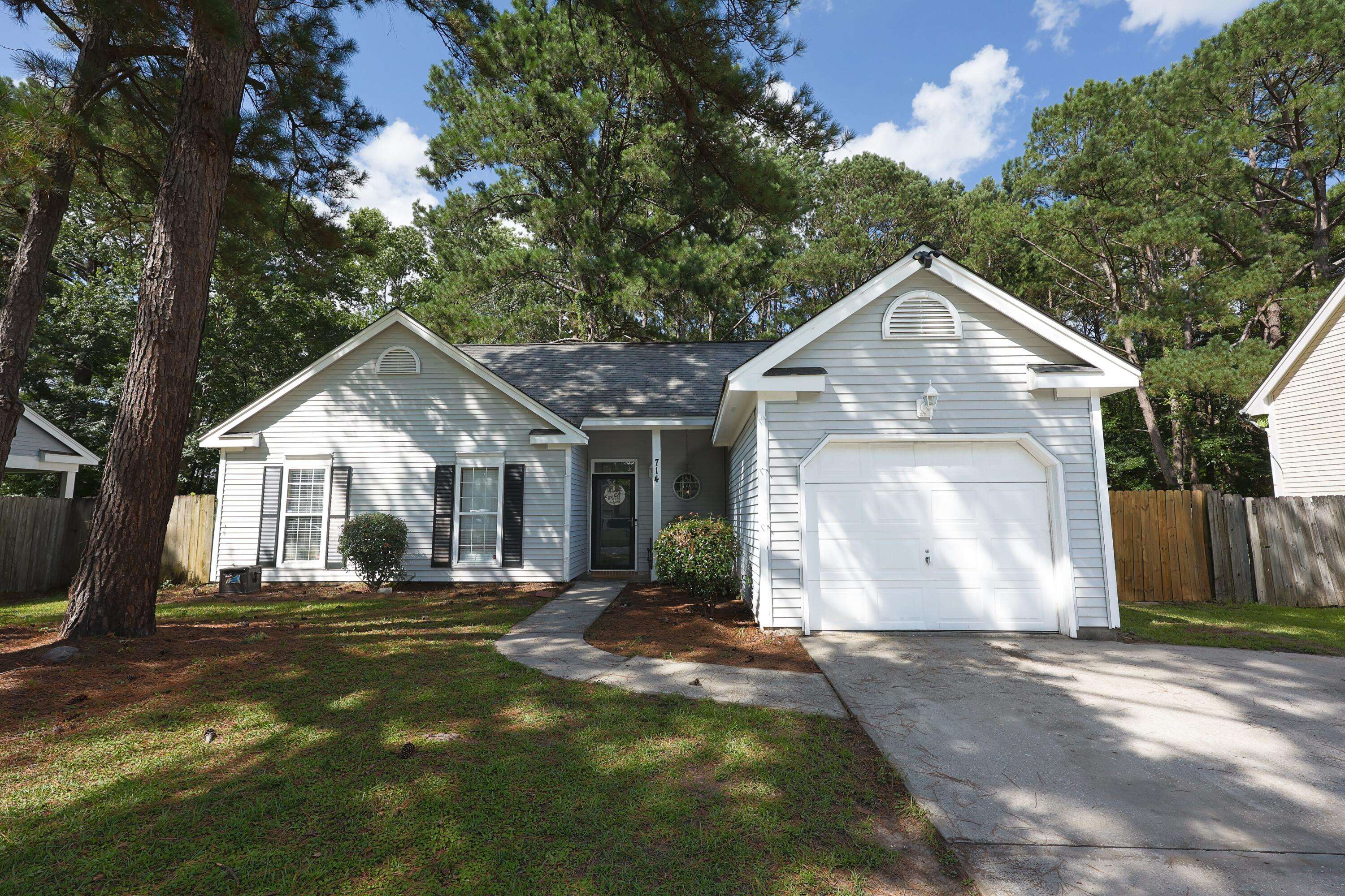 Summerville, SC 29485,714 Alwyn Blvd