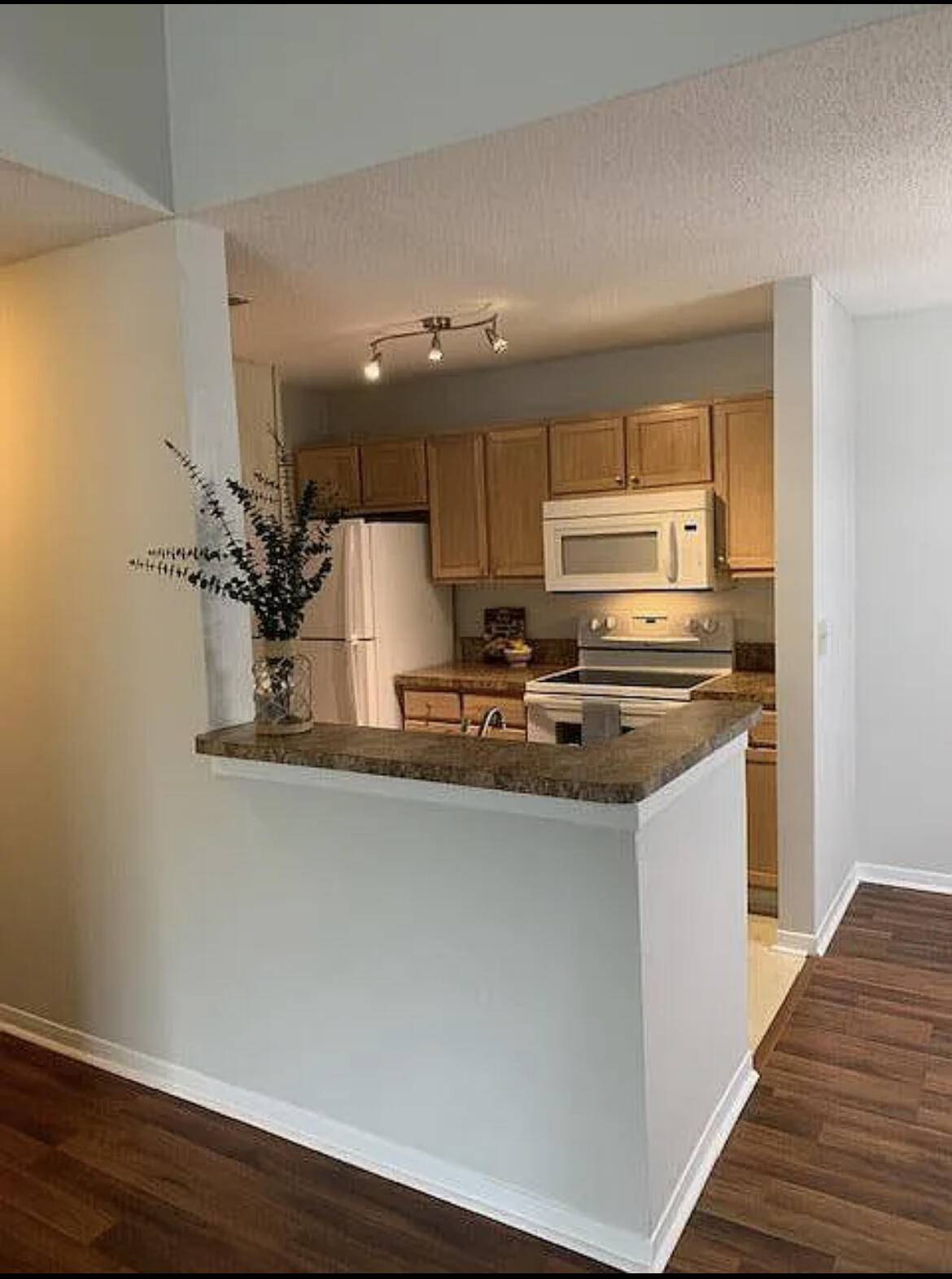 Mount Pleasant, SC 29466,2011 N Hwy 17 #2200e