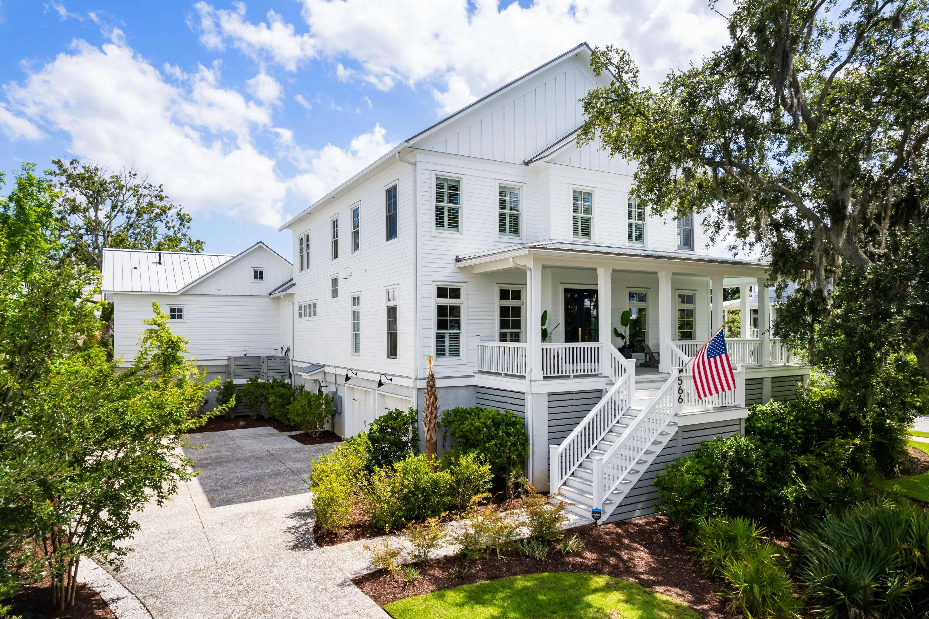 Daniel Island, SC 29492,566 Wading Pl
