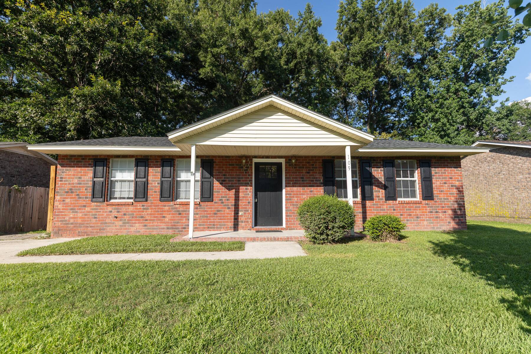 Summerville, SC 29483,109 Ashdown Dr