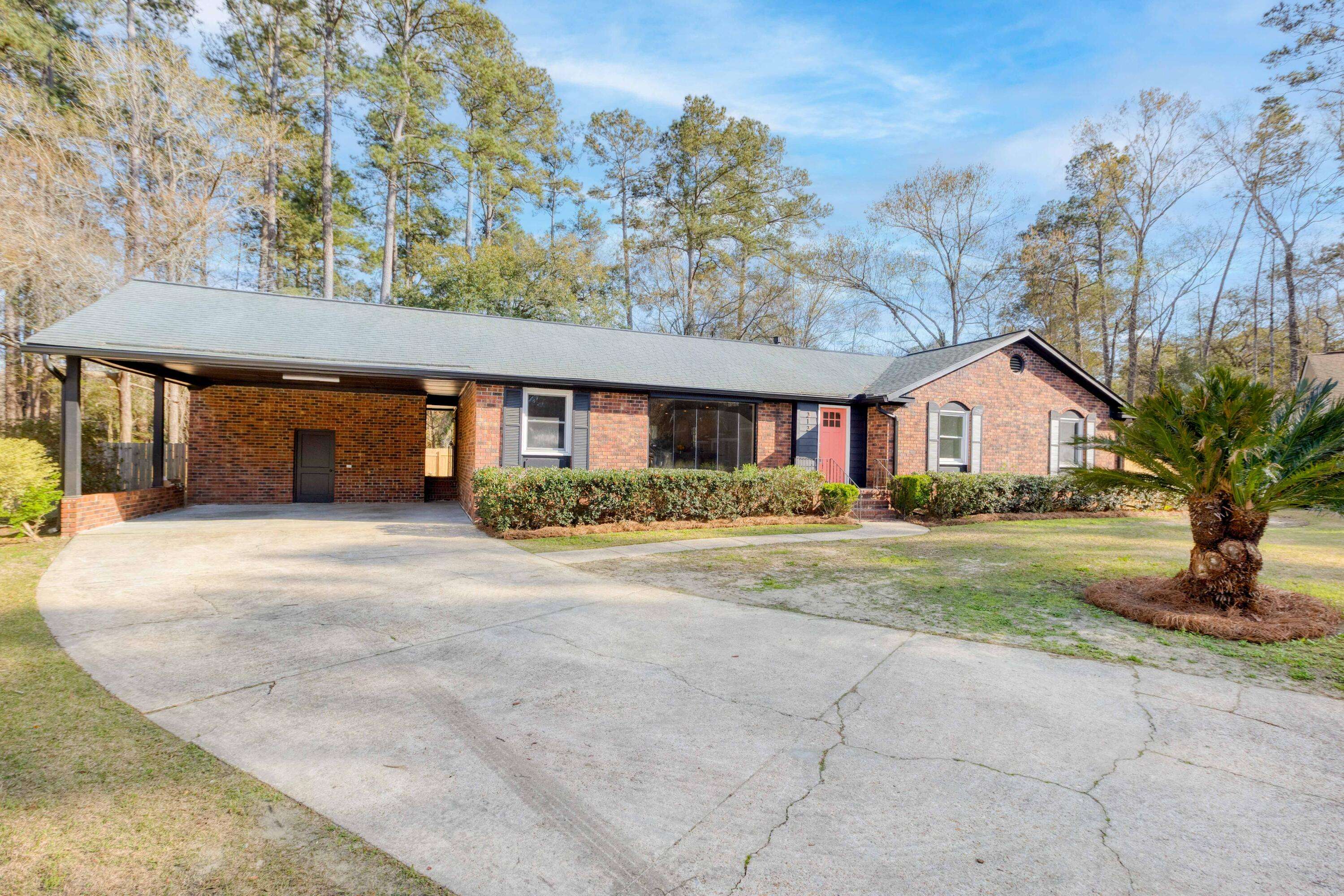 Summerville, SC 29485,313 Runnymede Ln