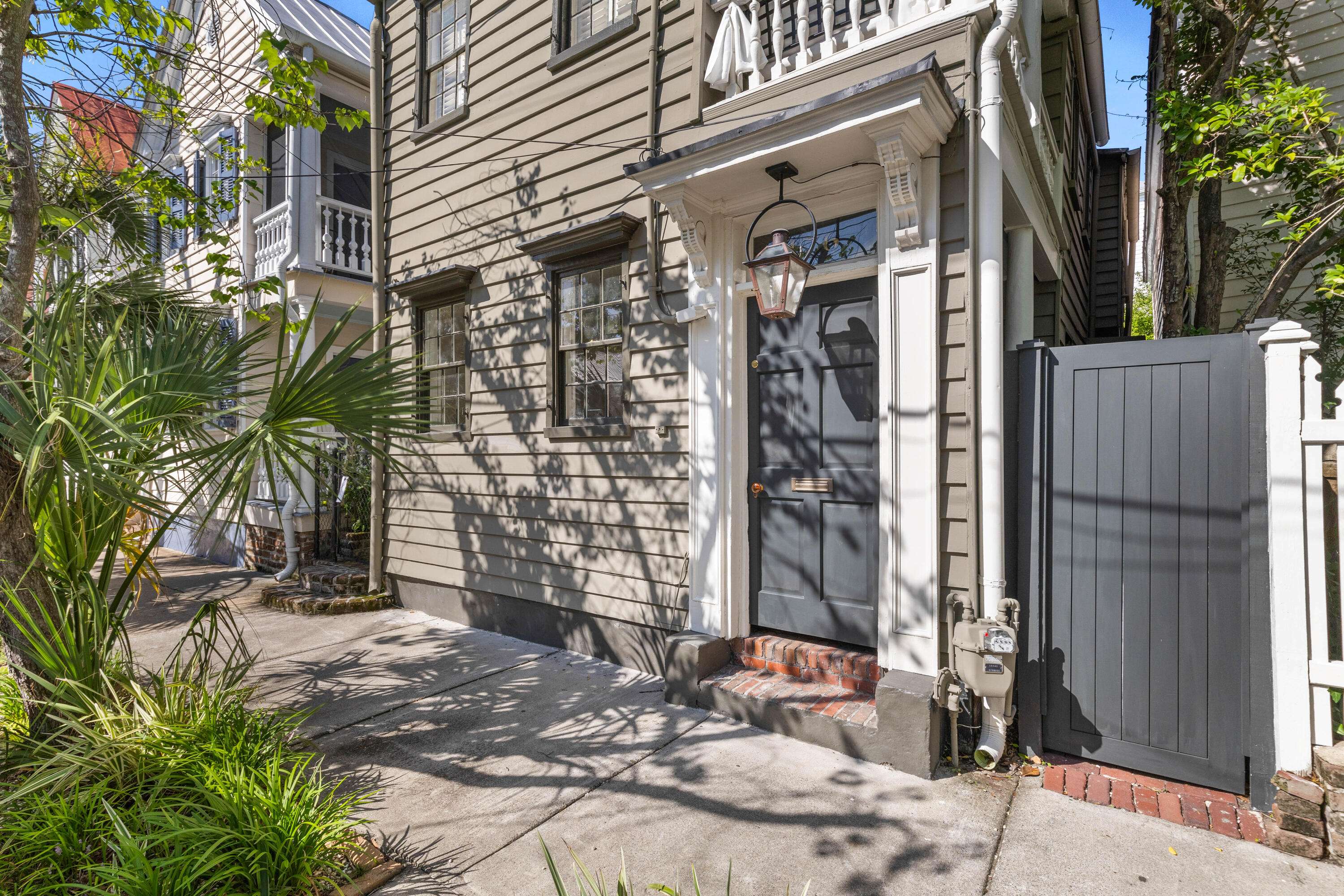 Charleston, SC 29403,176 Smith St