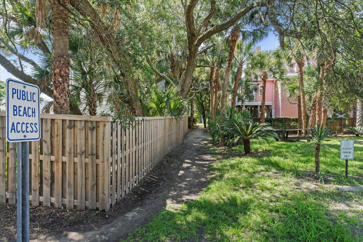 Folly Beach, SC 29439,509 E Ashley Ave