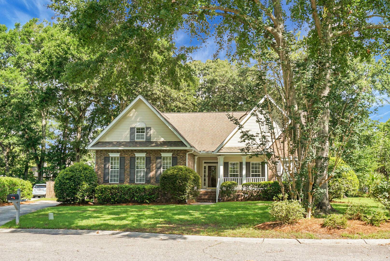 Mount Pleasant, SC 29464,652 Spinner Cir