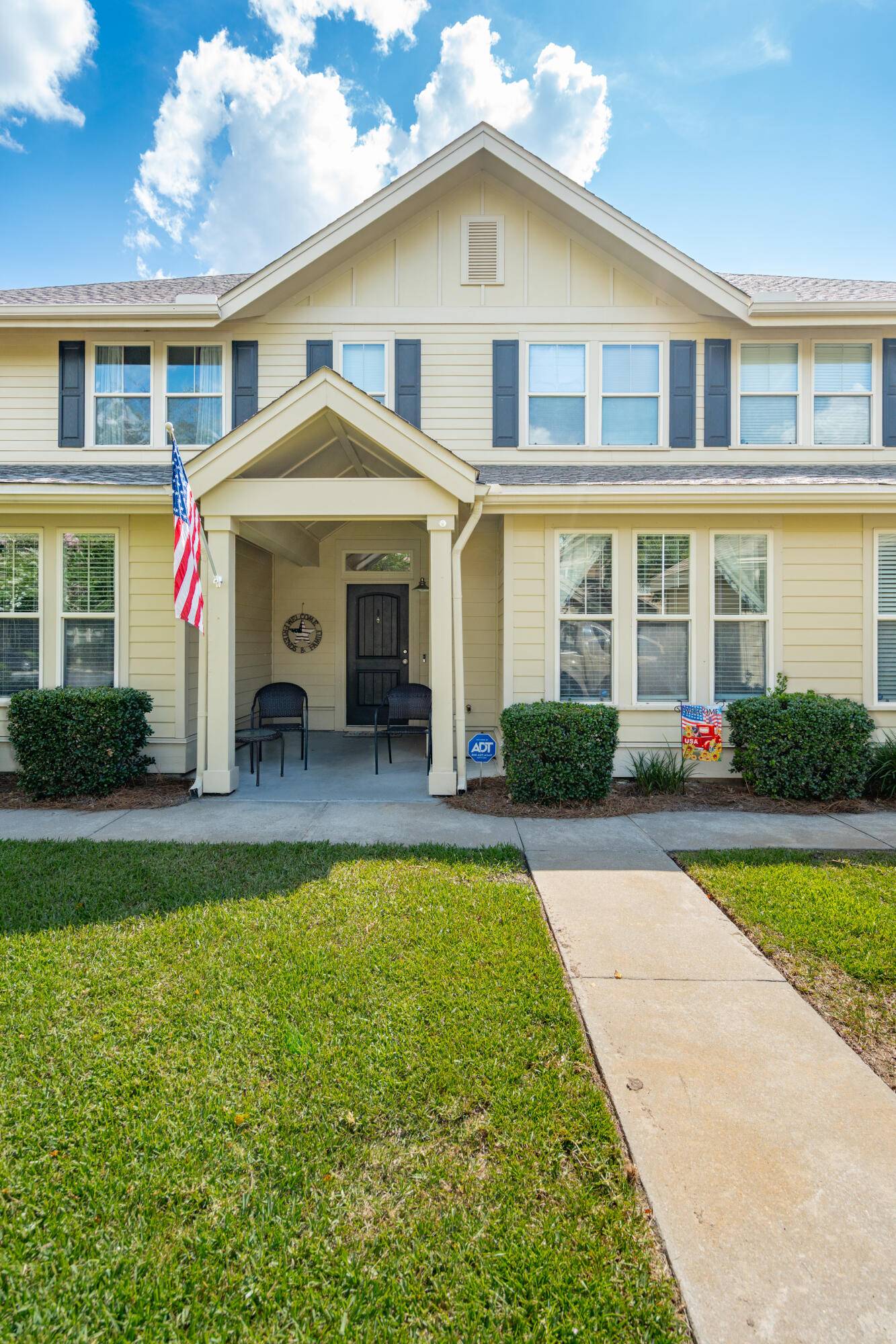 North Charleston, SC 29418,5511 Colonial Chatsworth Cir