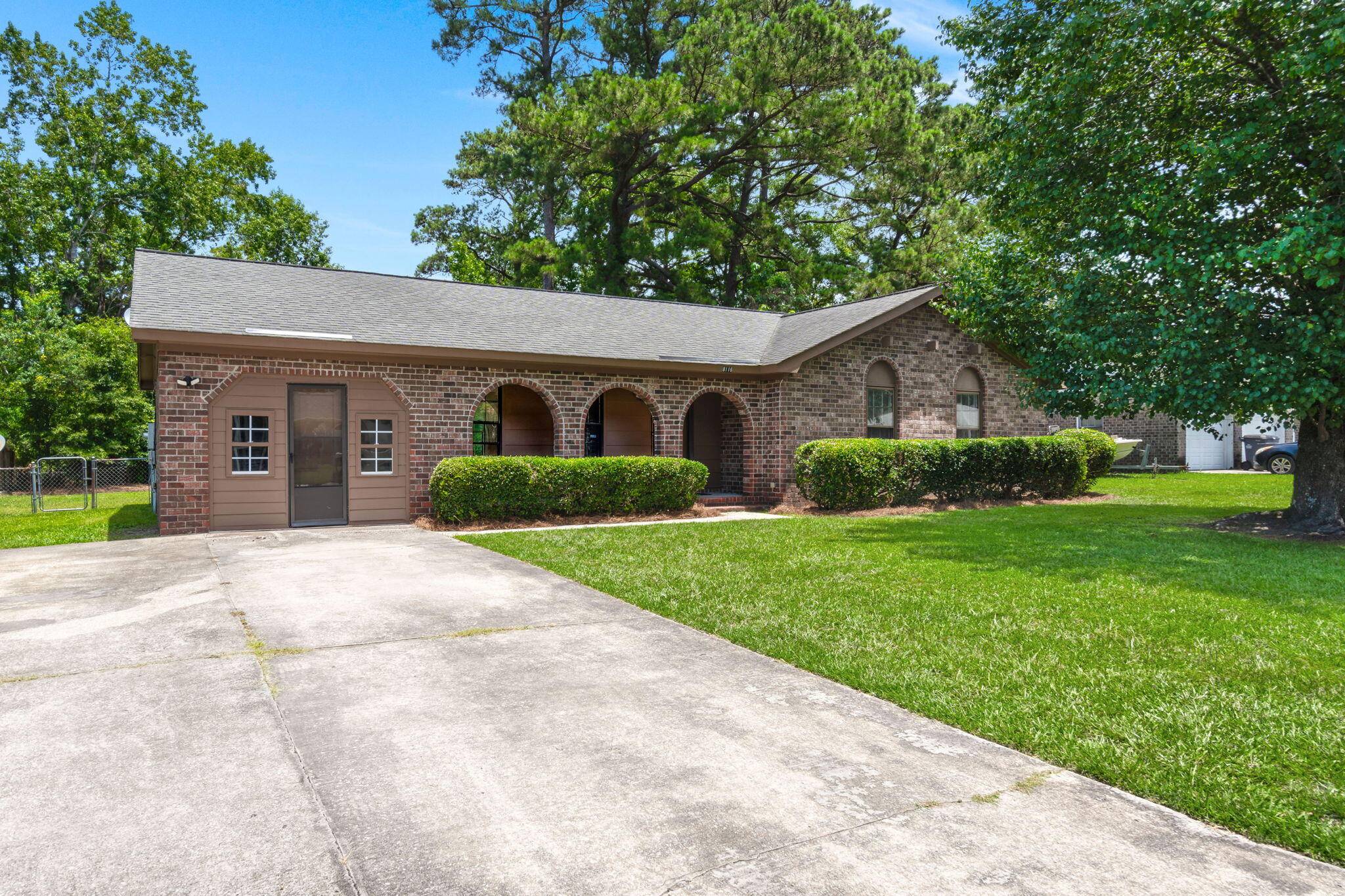 North Charleston, SC 29406,8116 Long Shadow Ln
