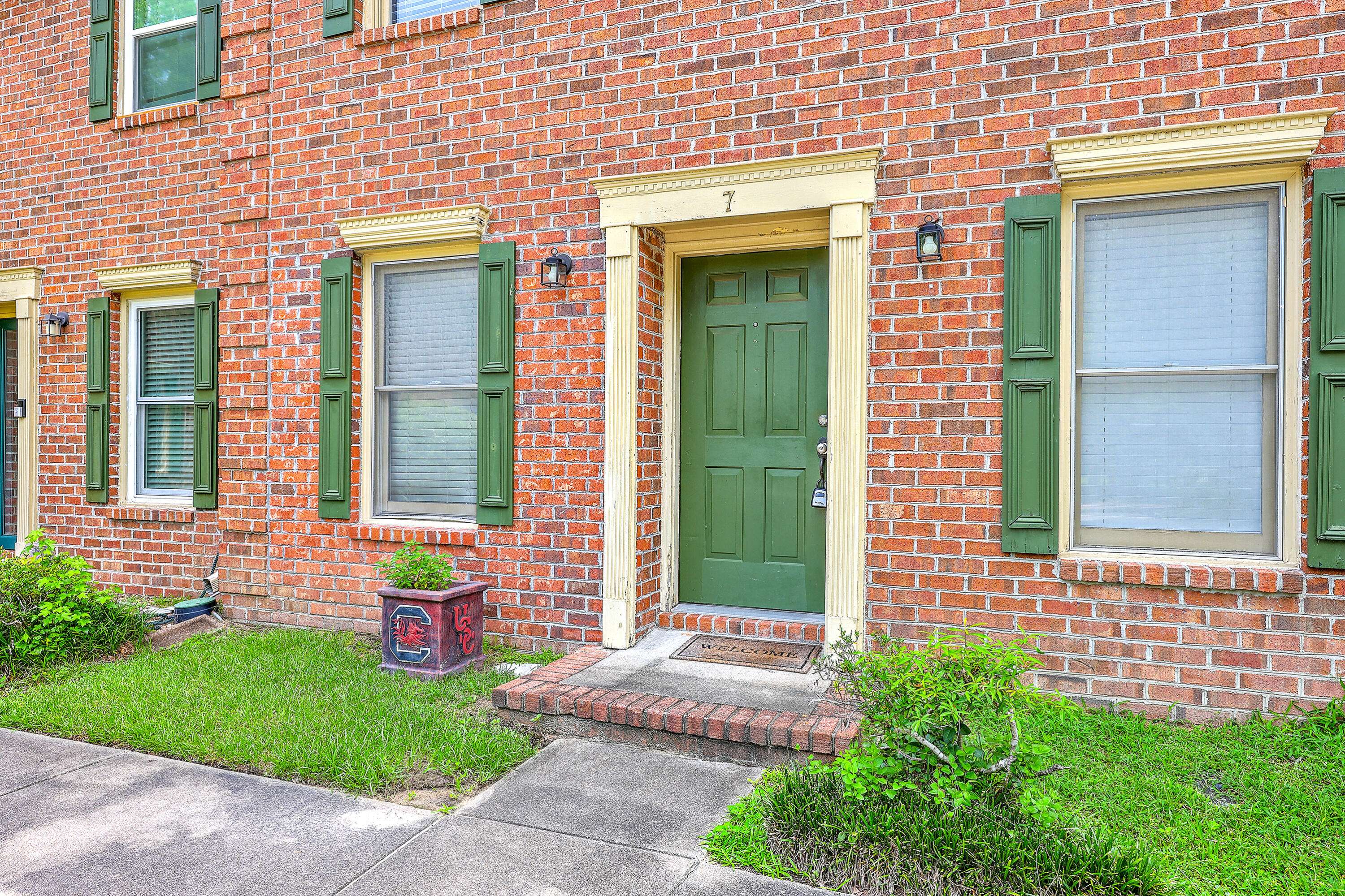 Summerville, SC 29485,302 Springview Ln #7