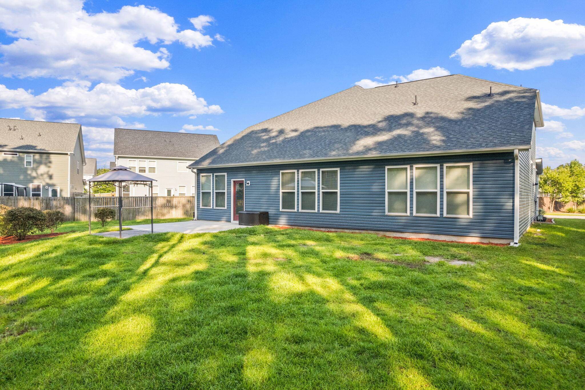 Summerville, SC 29486,202 Buttercup Ln