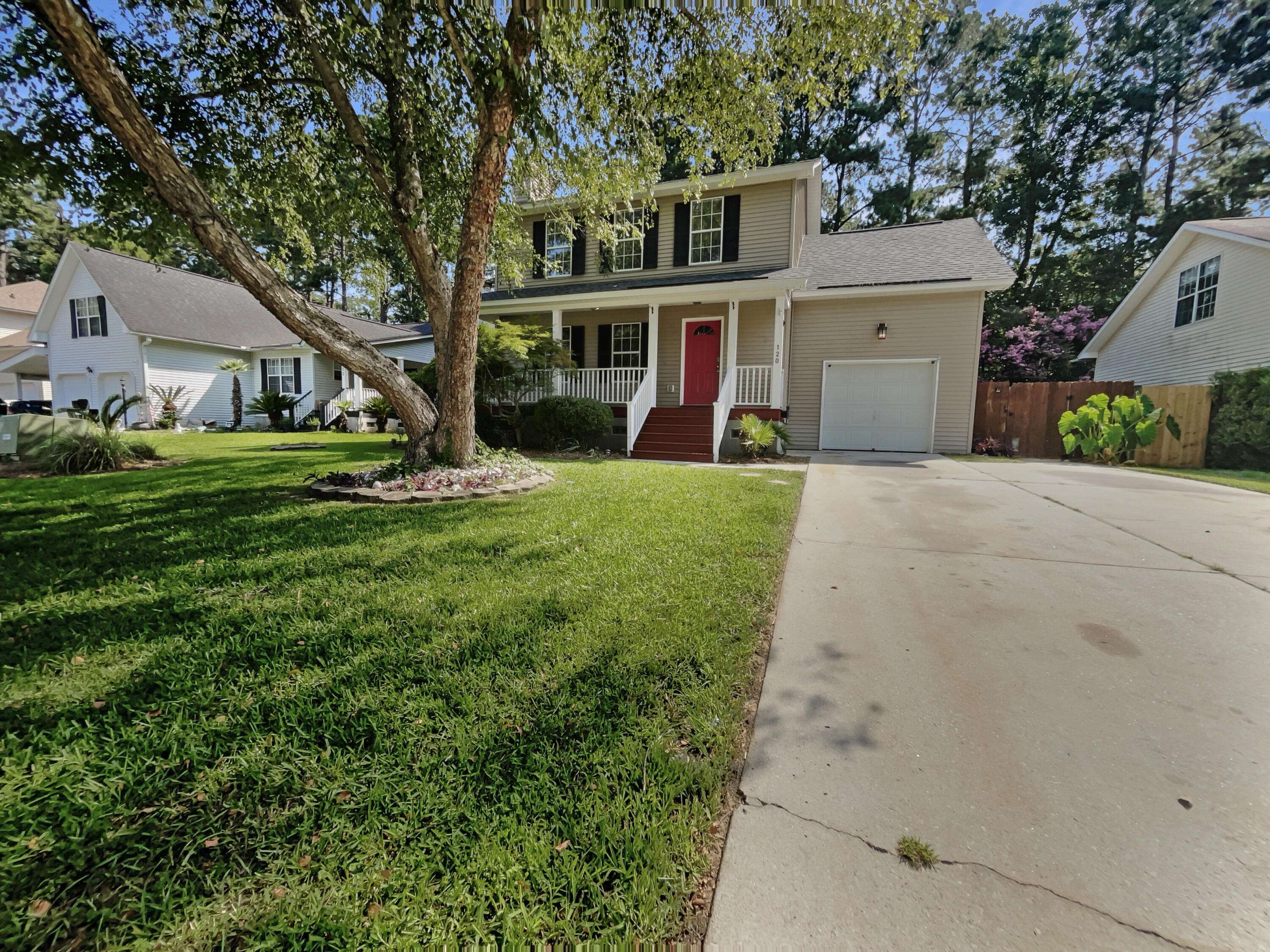 Summerville, SC 29483,120 Apache Dr