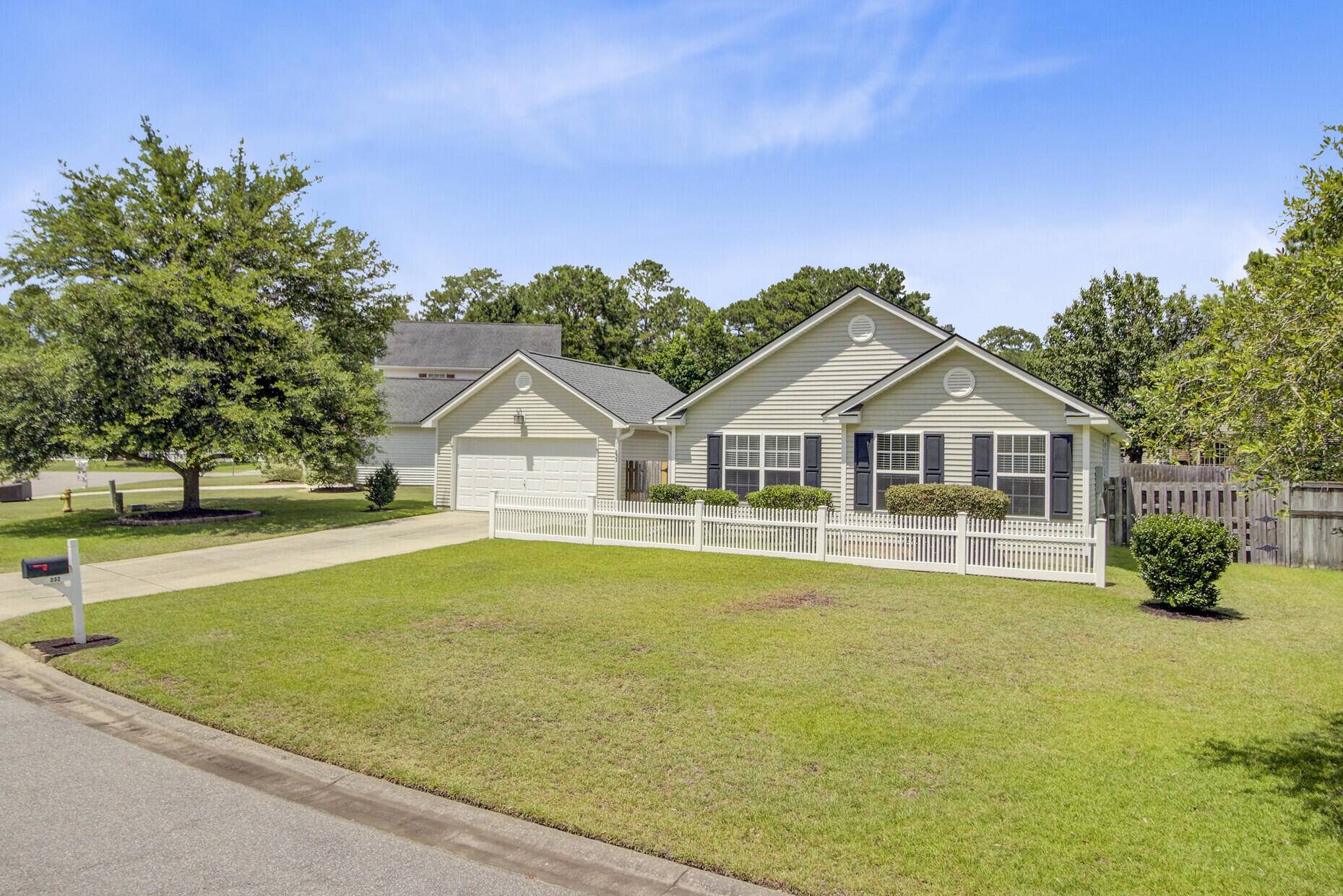Summerville, SC 29483,232 Moon Dance Ln