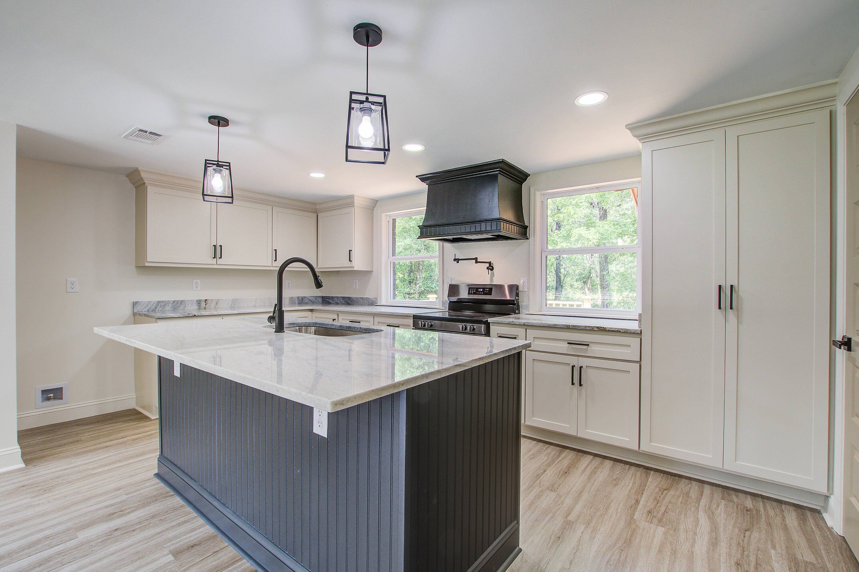 Mcclellanville, SC 29458,670 Dupre Rd