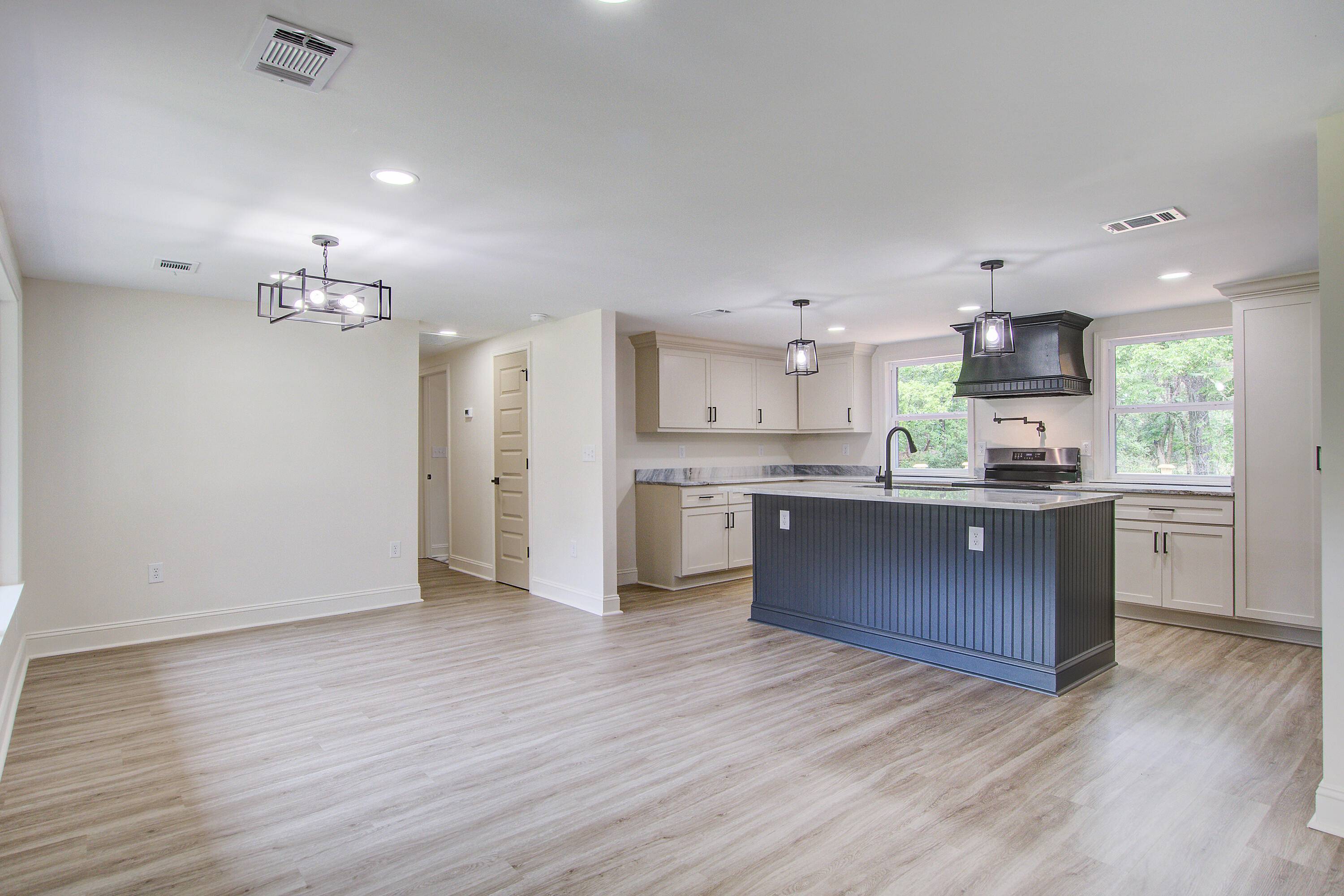 Mcclellanville, SC 29458,670 Dupre Rd