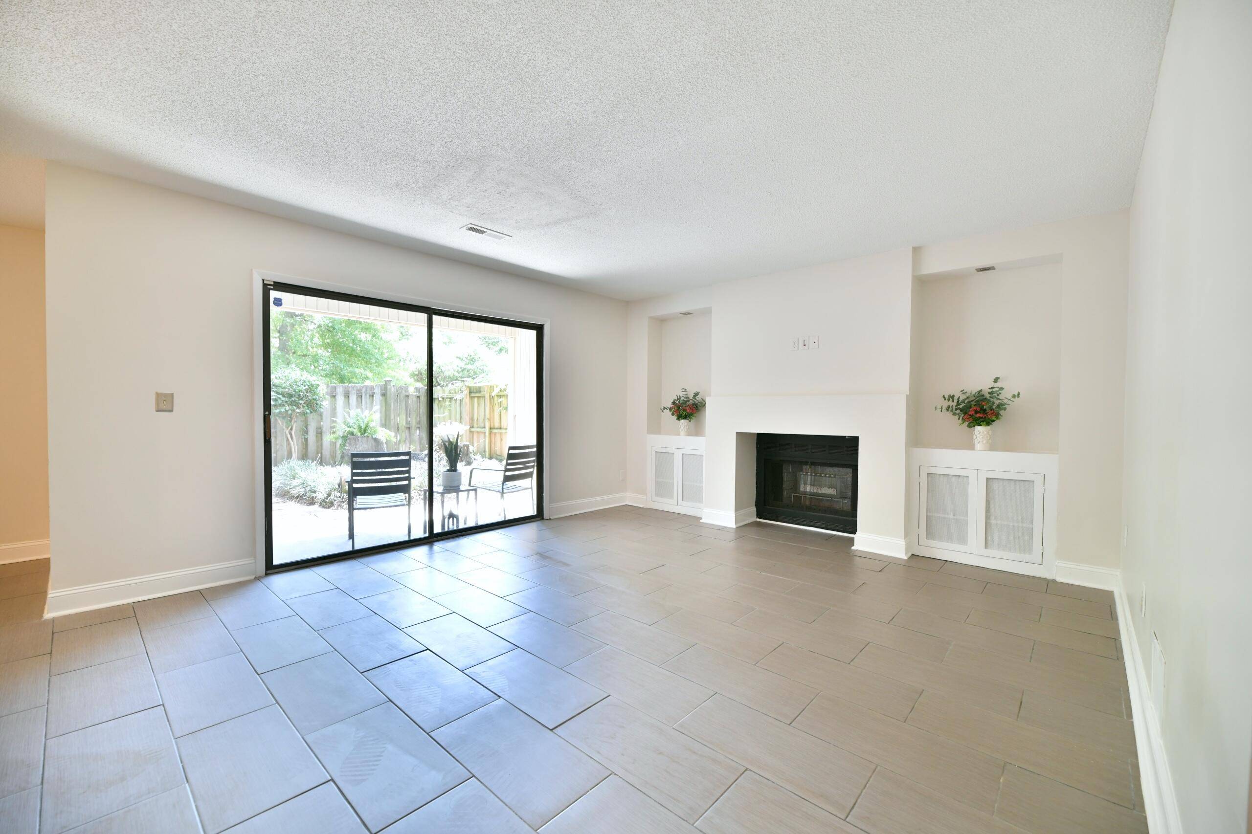 Charleston, SC 29407,93 Ashley Hall Plantation Rd #6