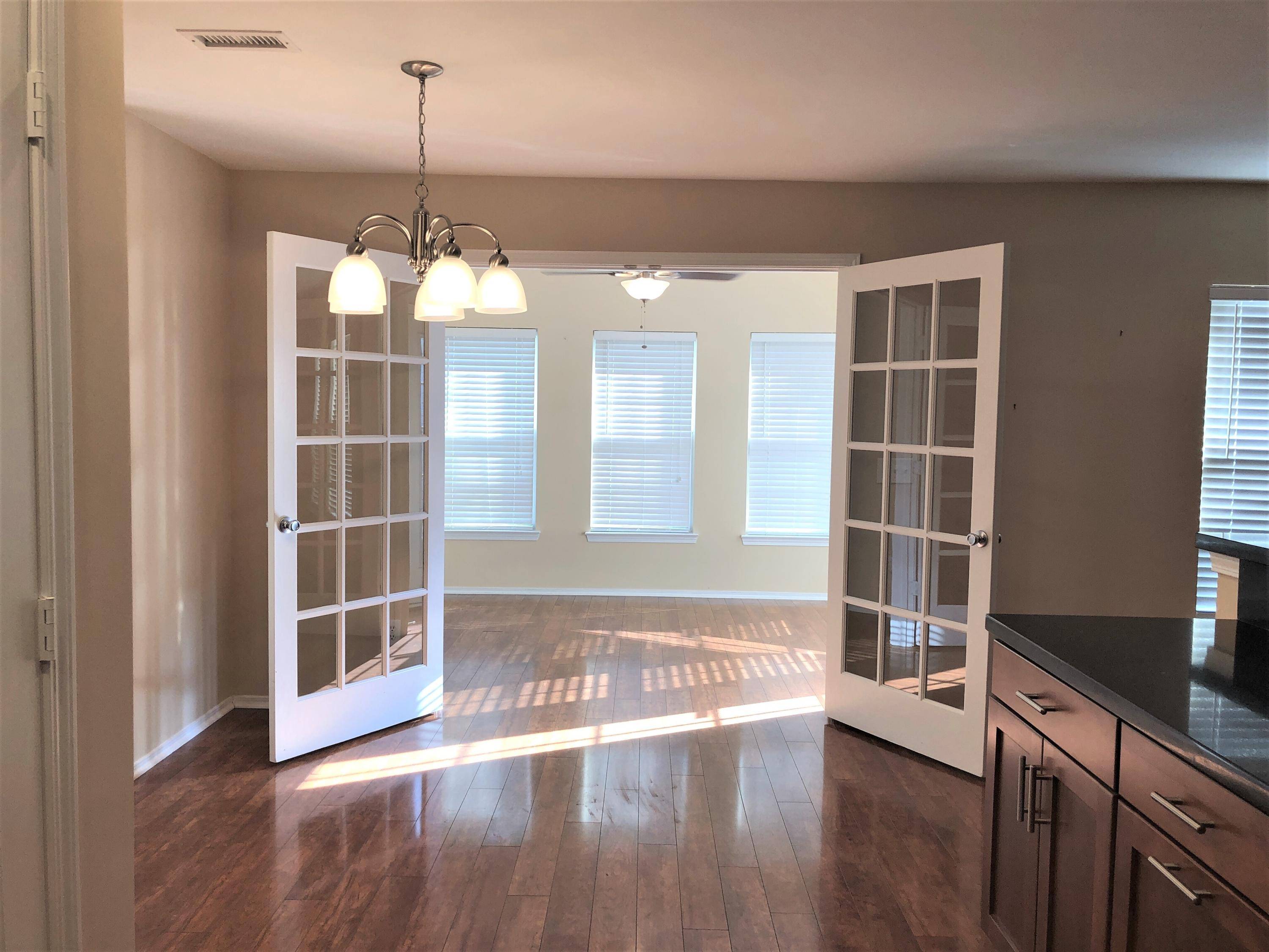 North Charleston, SC 29420,5150 Trump St #2002