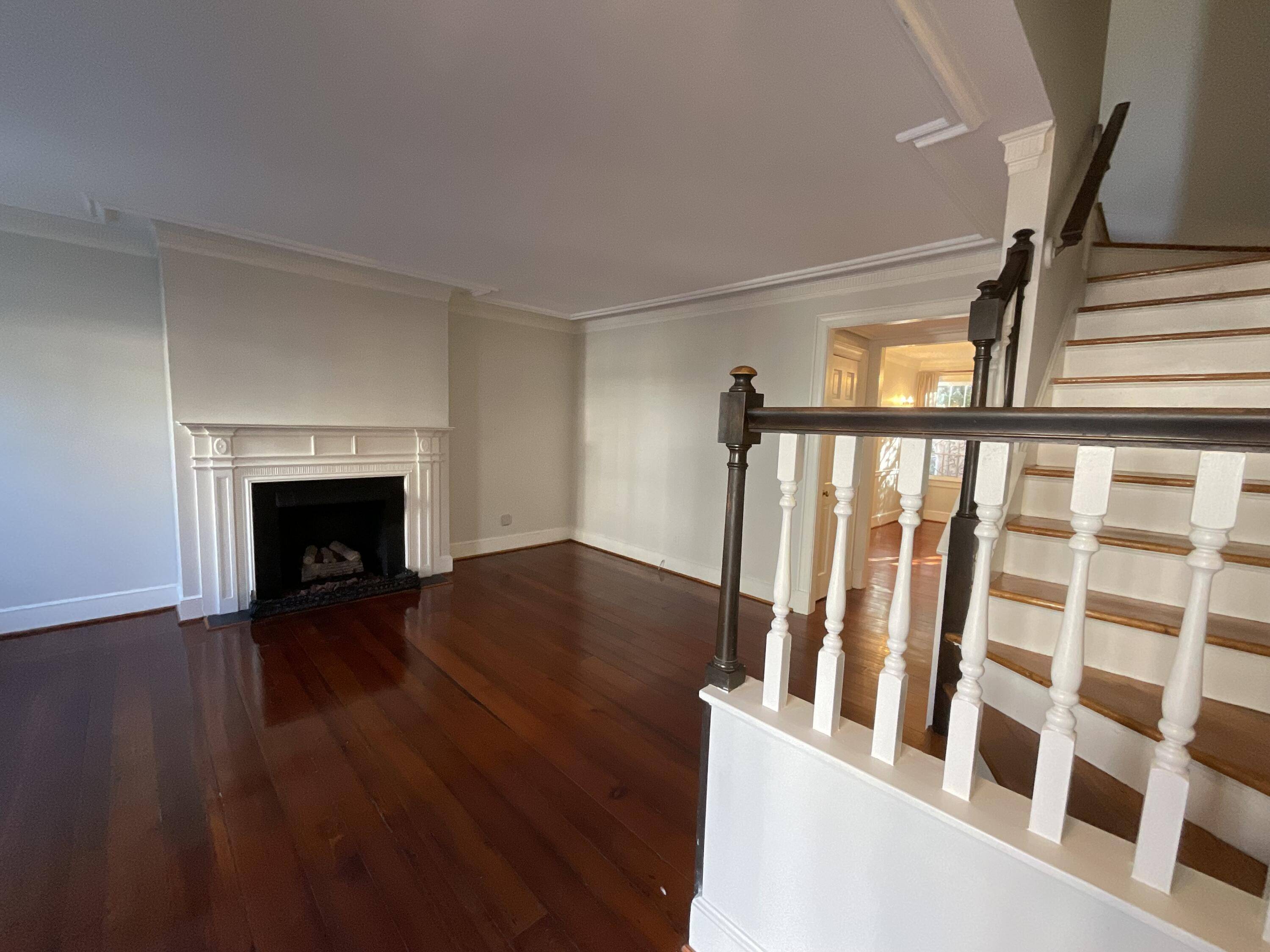 Charleston, SC 29401,33 N Adgers Wharf