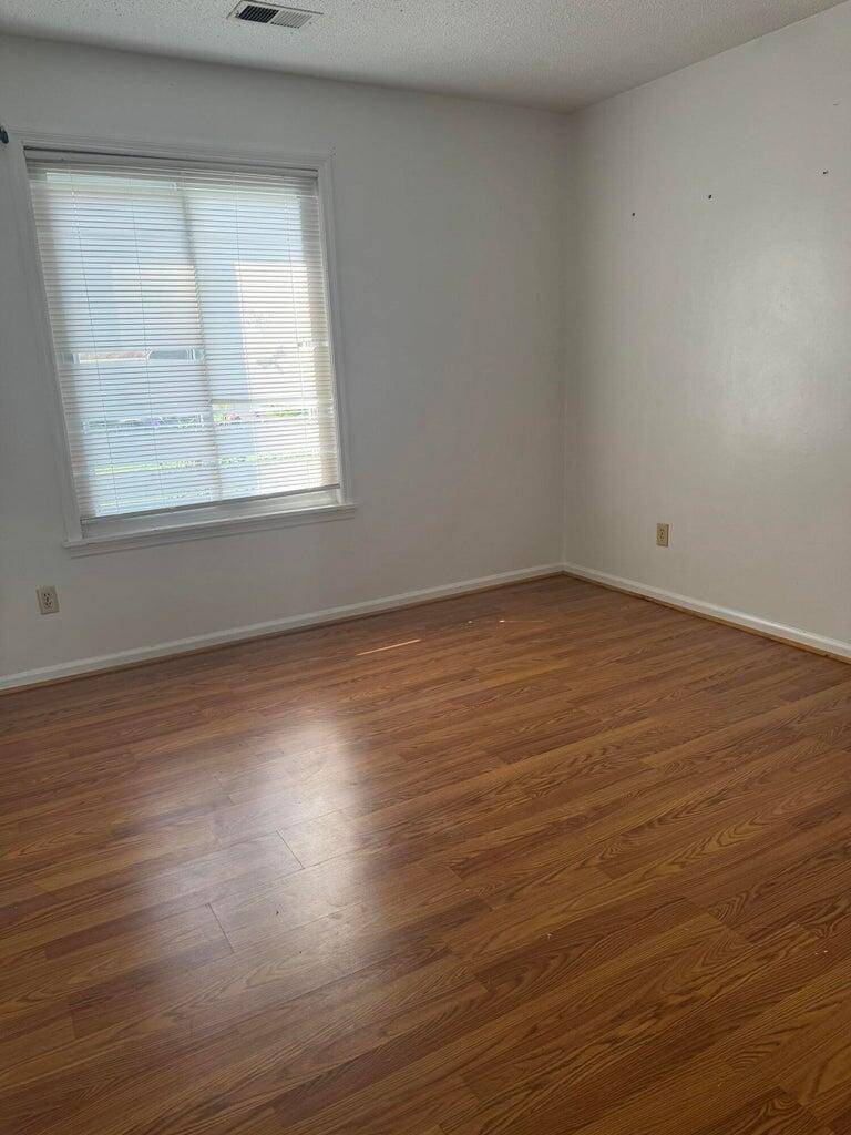 Summerville, SC 29485,106 Teddy Ct