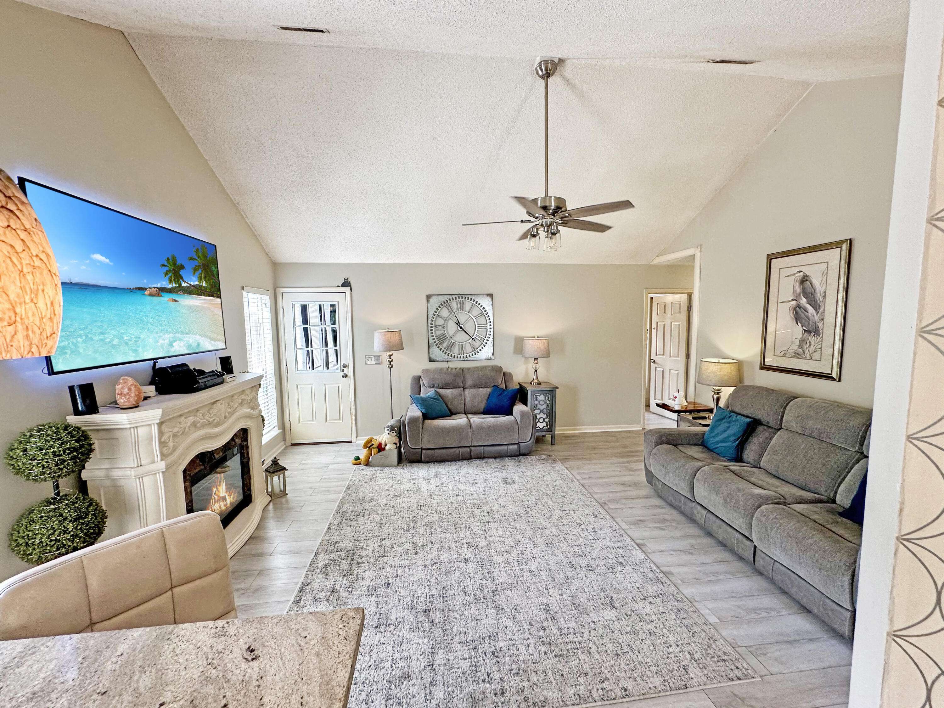 North Charleston, SC 29406,8496 Roanoke Dr