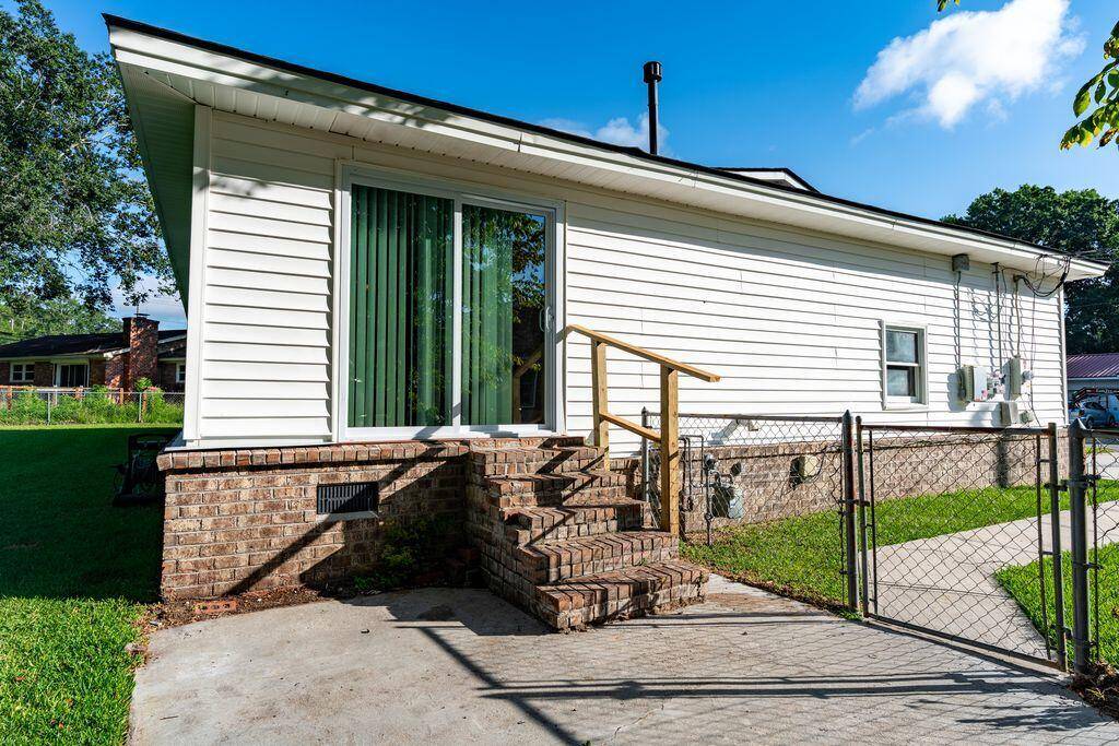 Ladson, SC 29456,102 Jackson Rd