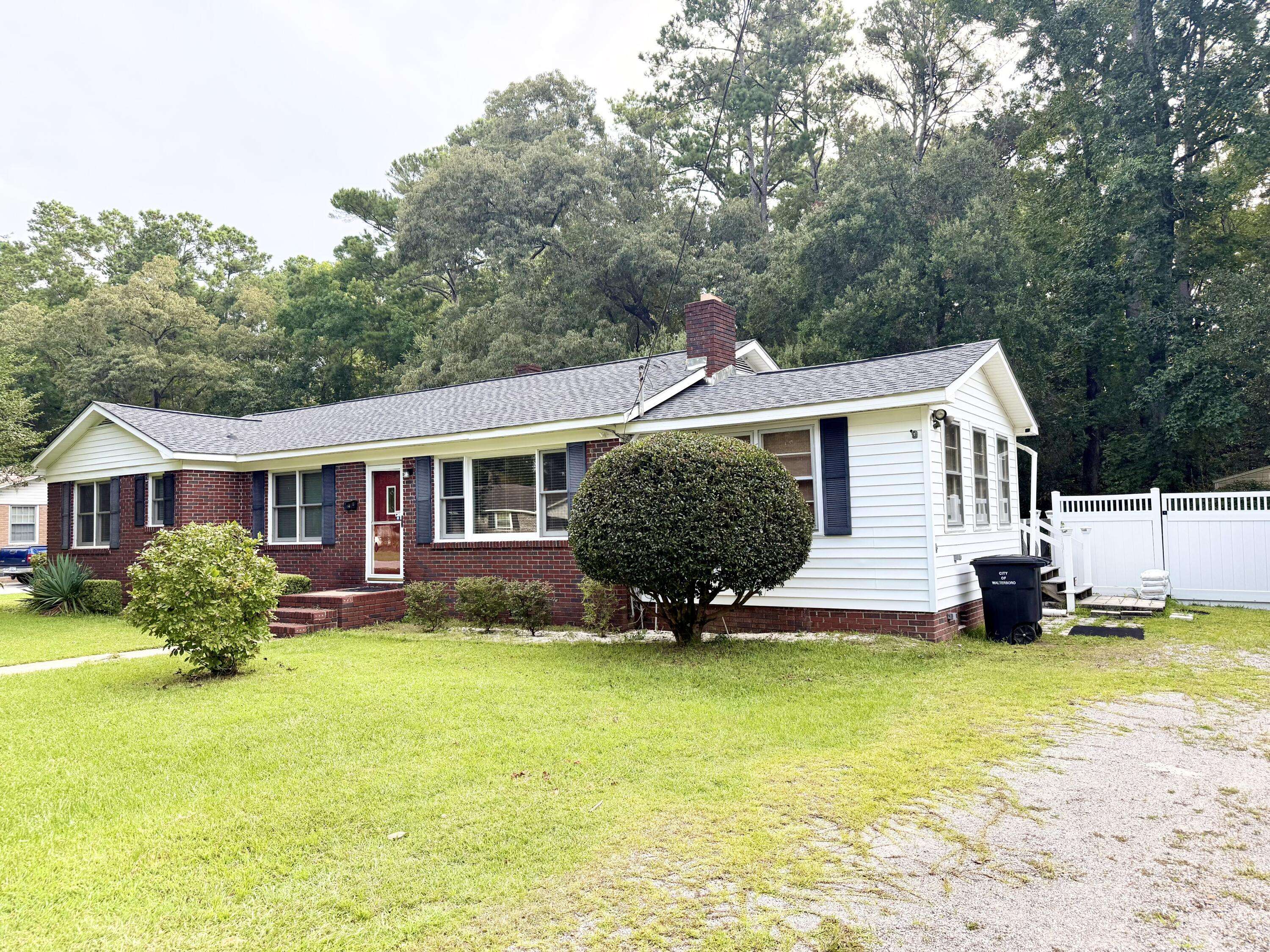 Walterboro, SC 29488,201 Center St