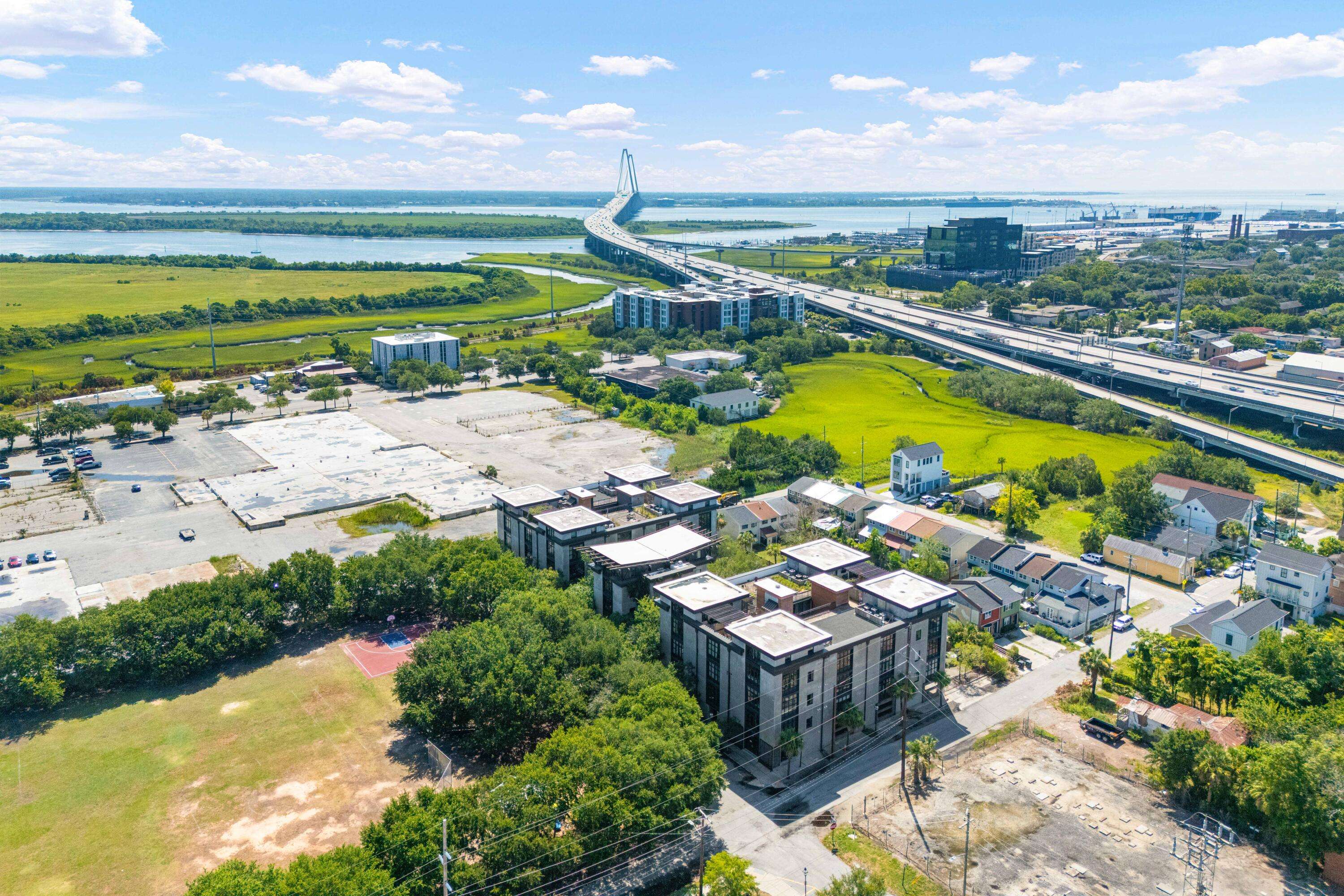 Charleston, SC 29403,1 Cool Blow St #125