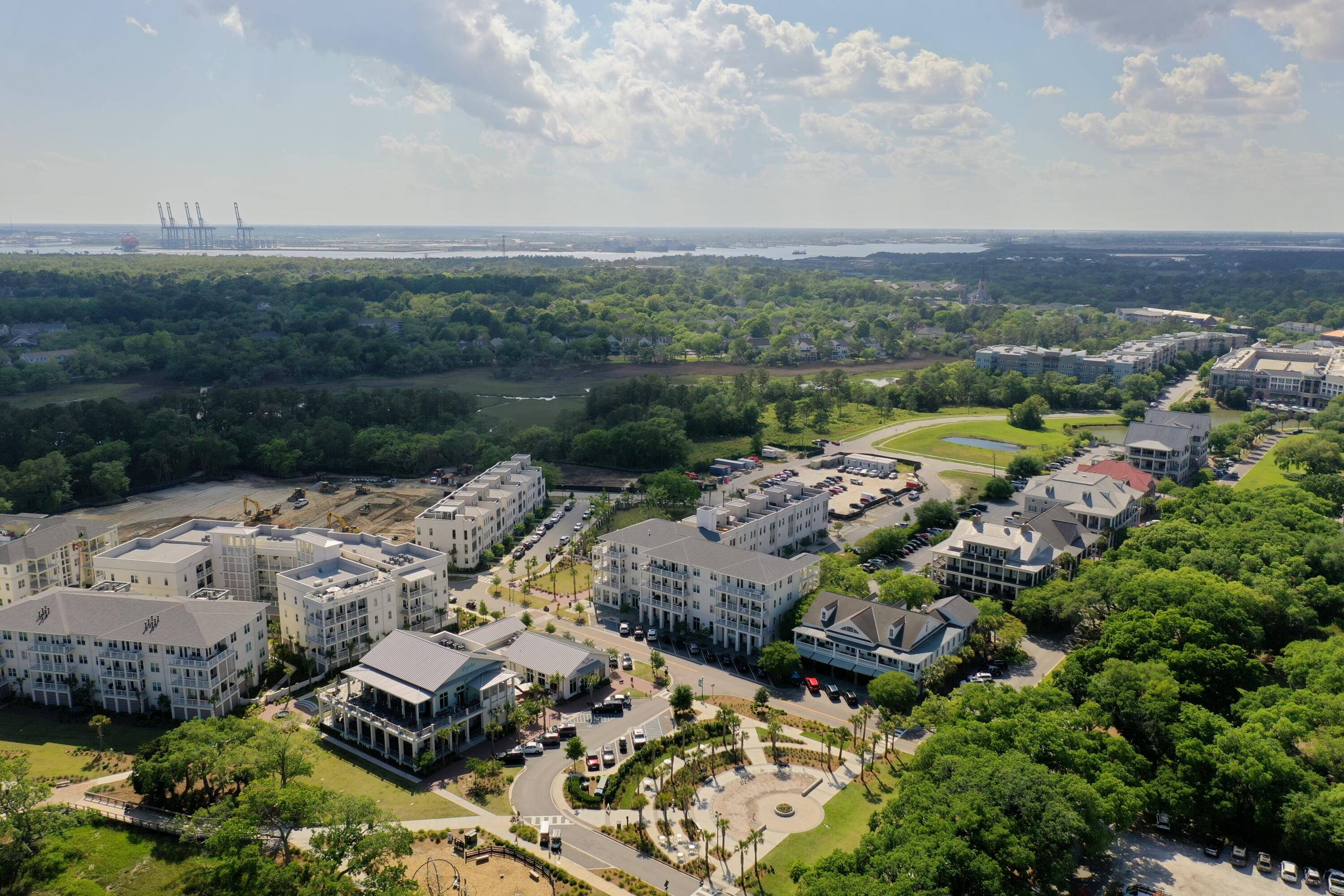 Charleston, SC 29492,301 Longshore St #423