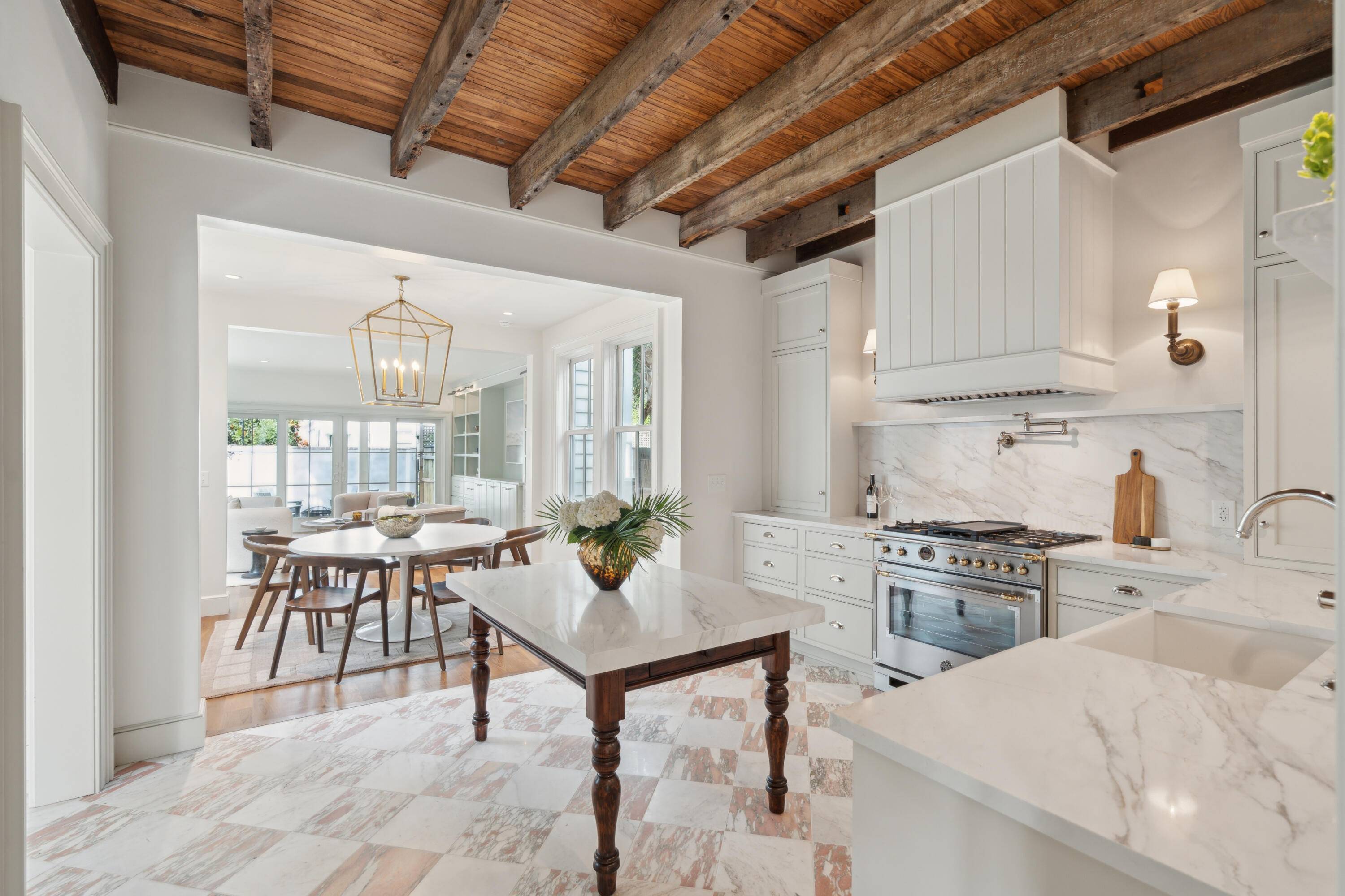 Charleston, SC 29403,7 Percy St