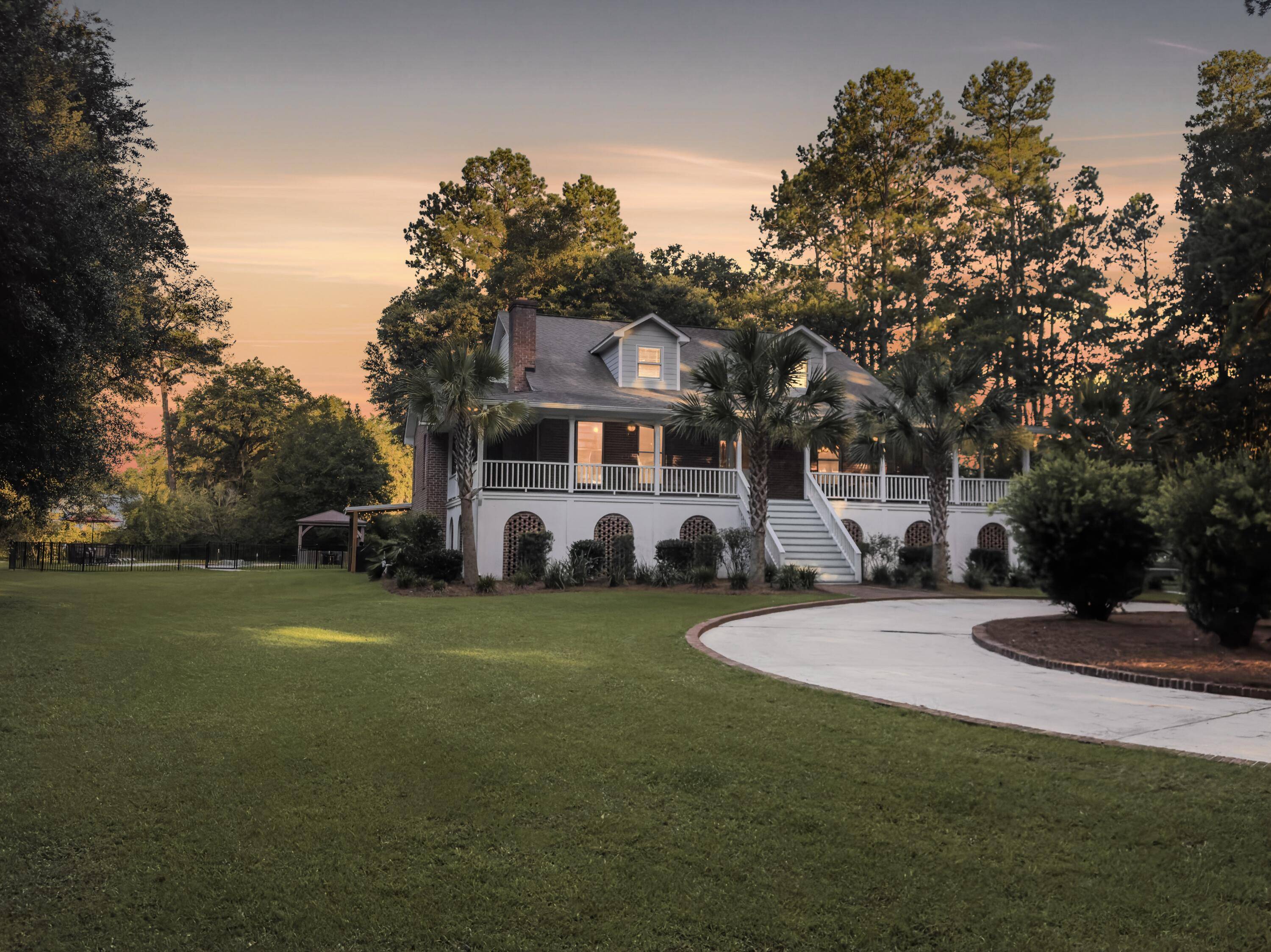 Summerville, SC 29483,102 Flud St
