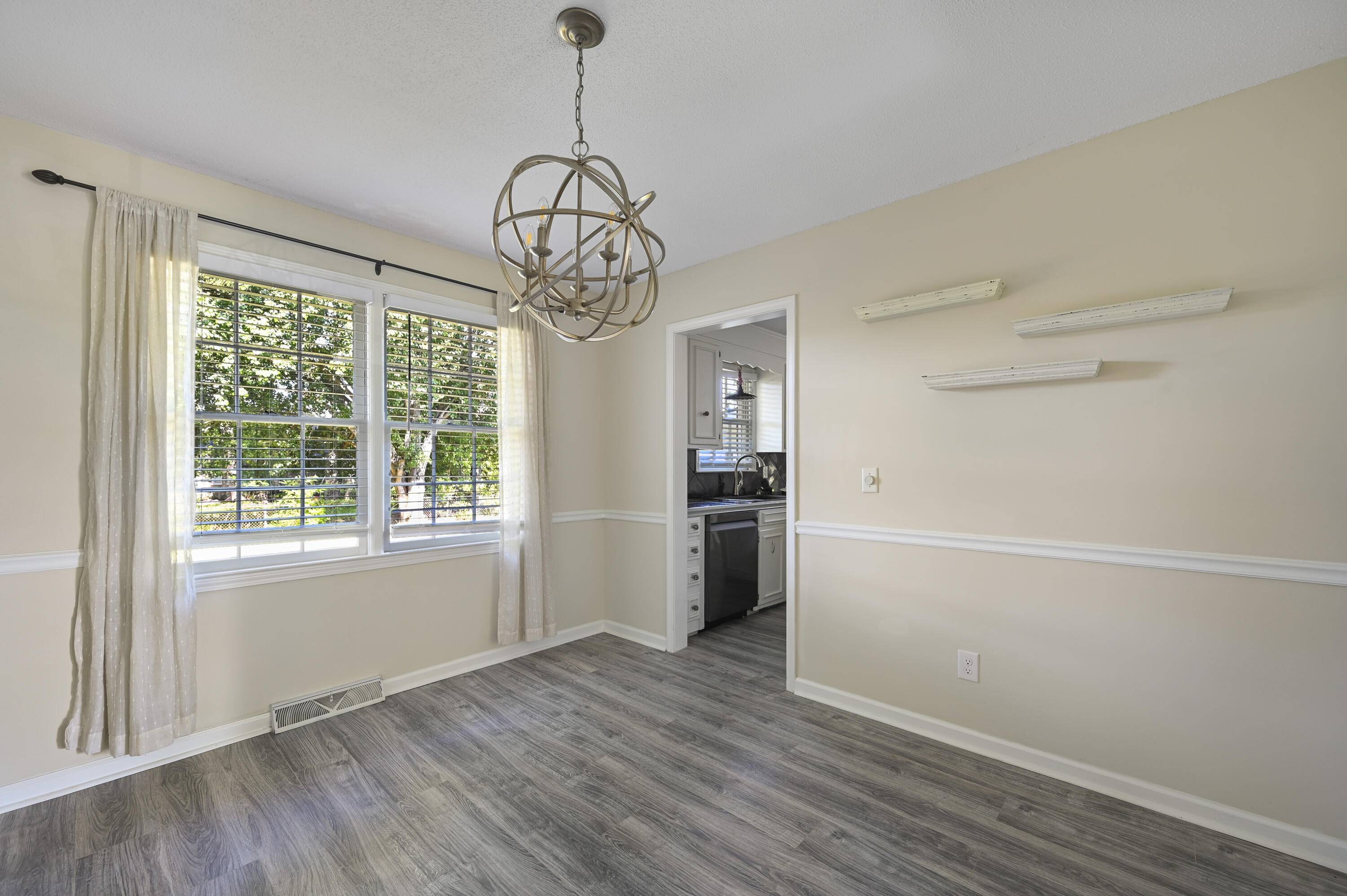 North Charleston, SC 29406,8131 Waltham Rd