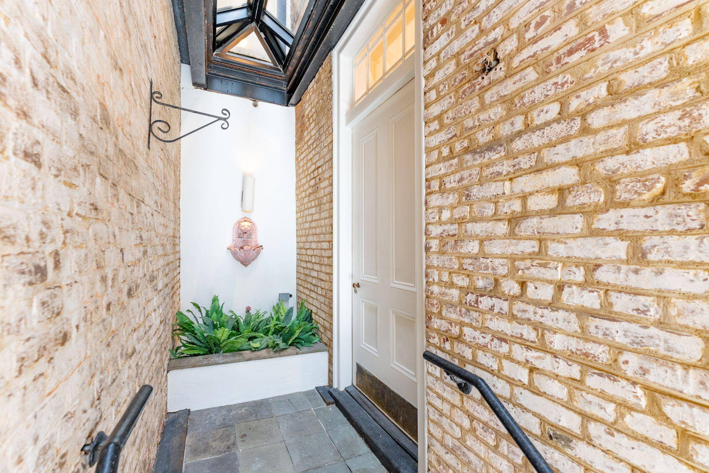 Charleston, SC 29401,233 A King St #2nd Floor