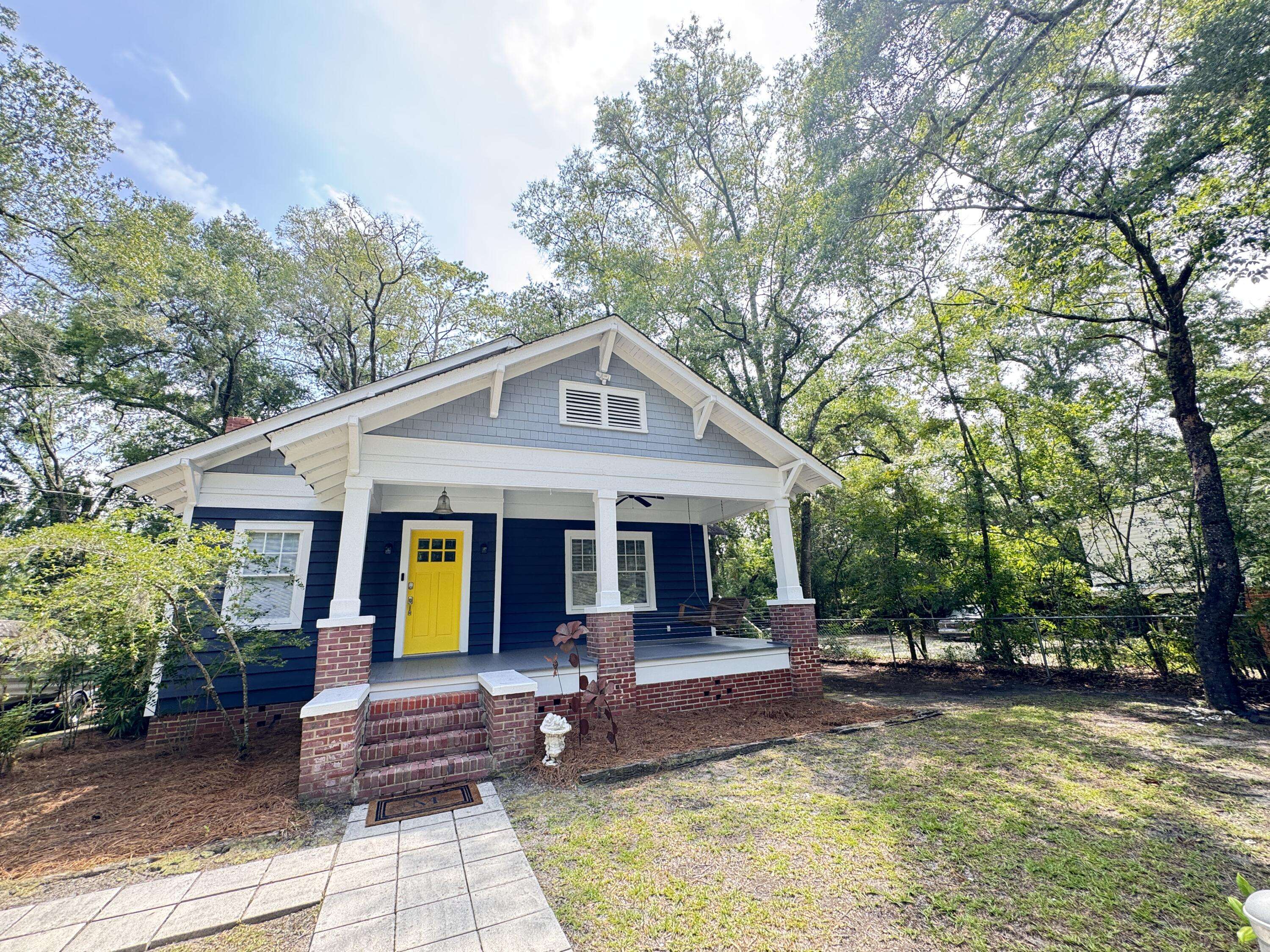 Walterboro, SC 29488,106 Hayne St