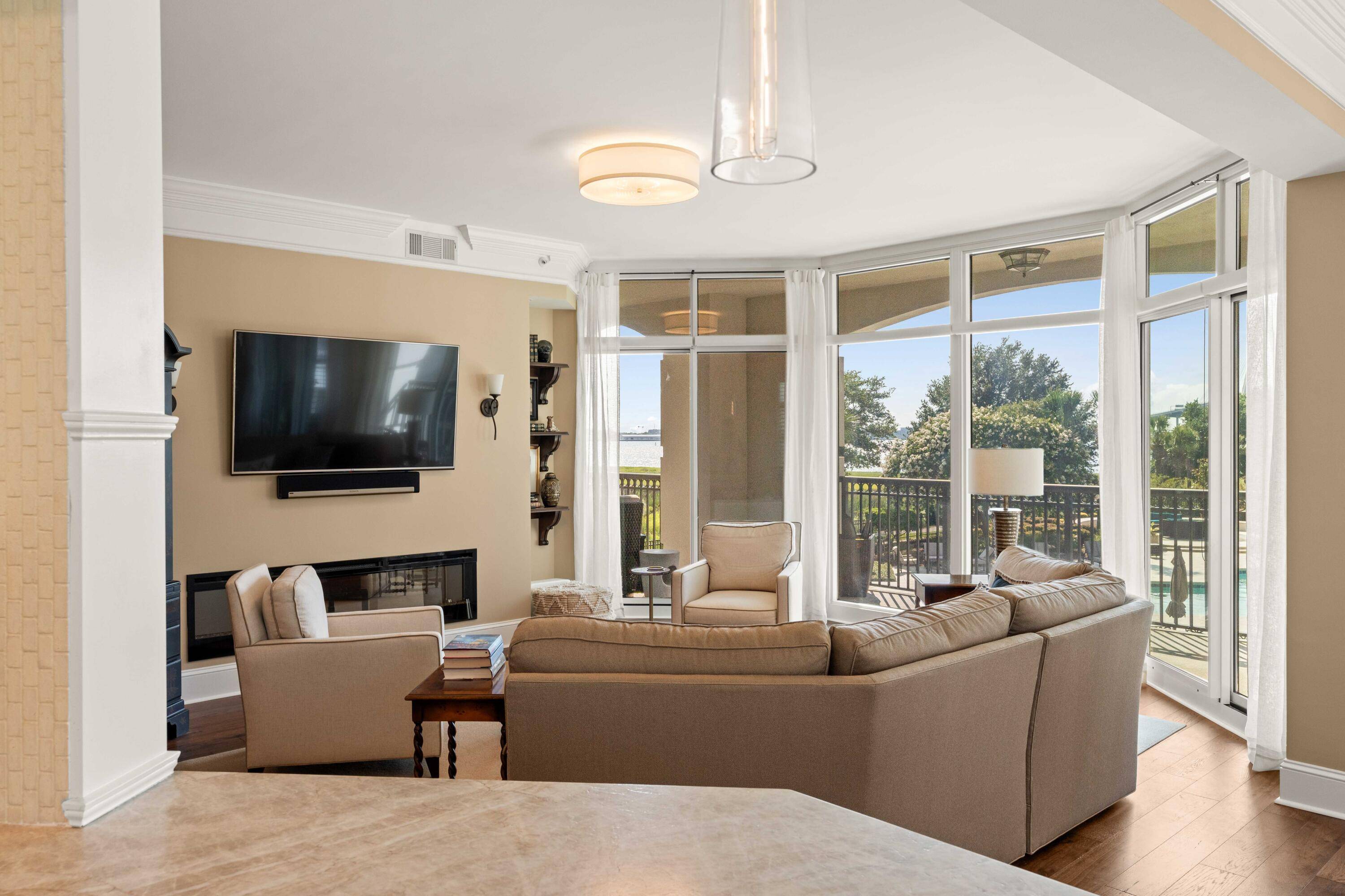 Mount Pleasant, SC 29464,222 S Plaza Ct