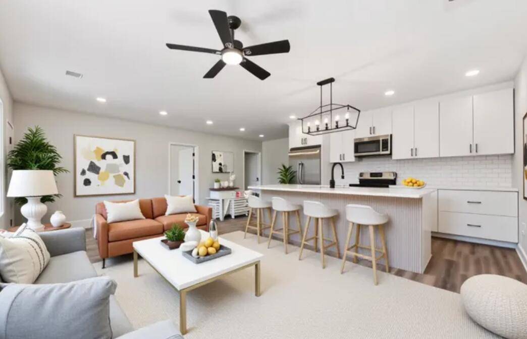 North Charleston, SC 29405,2136 Commander Rd