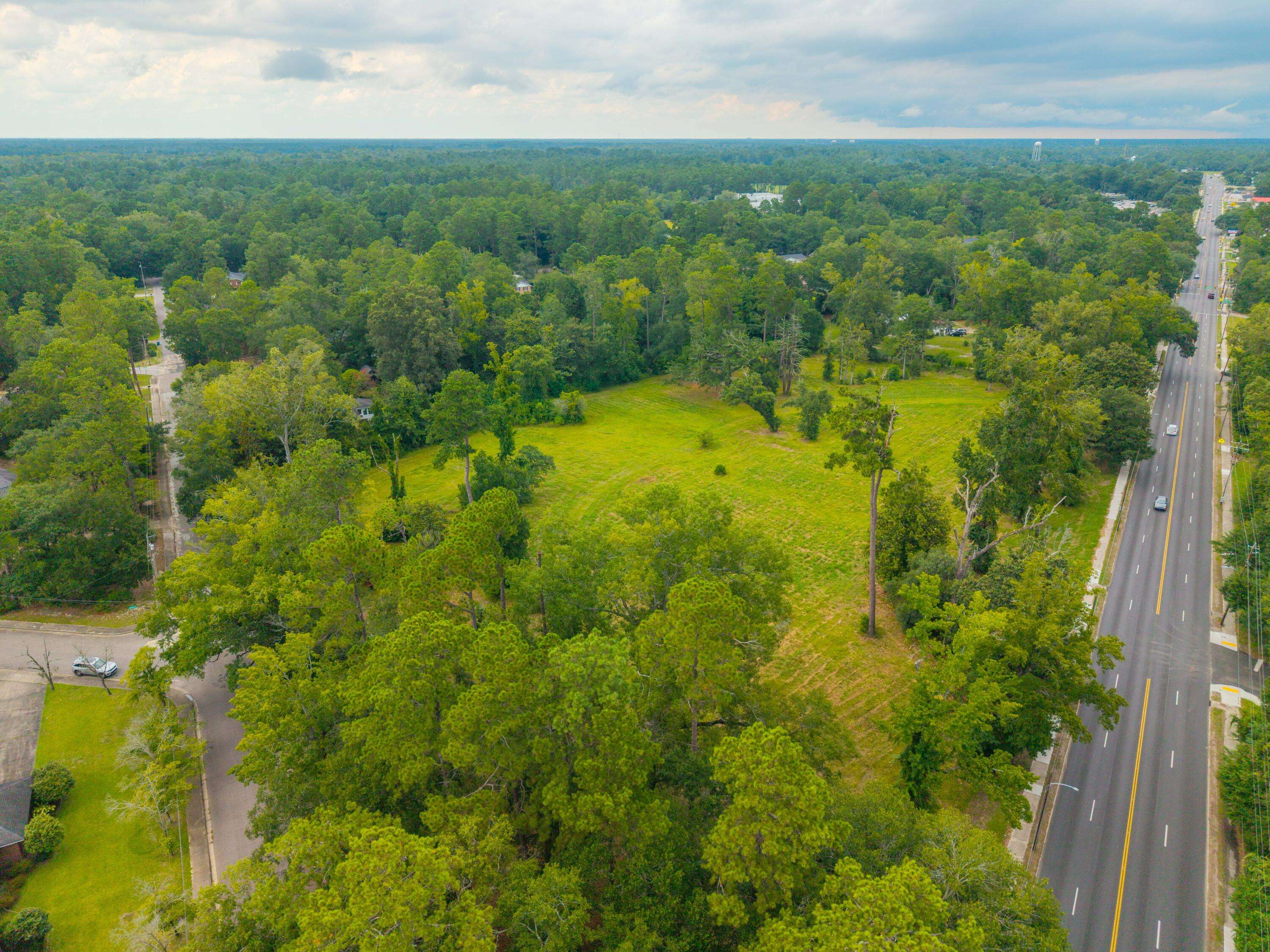 Kingstree, SC 29556,909 N Longstreet St