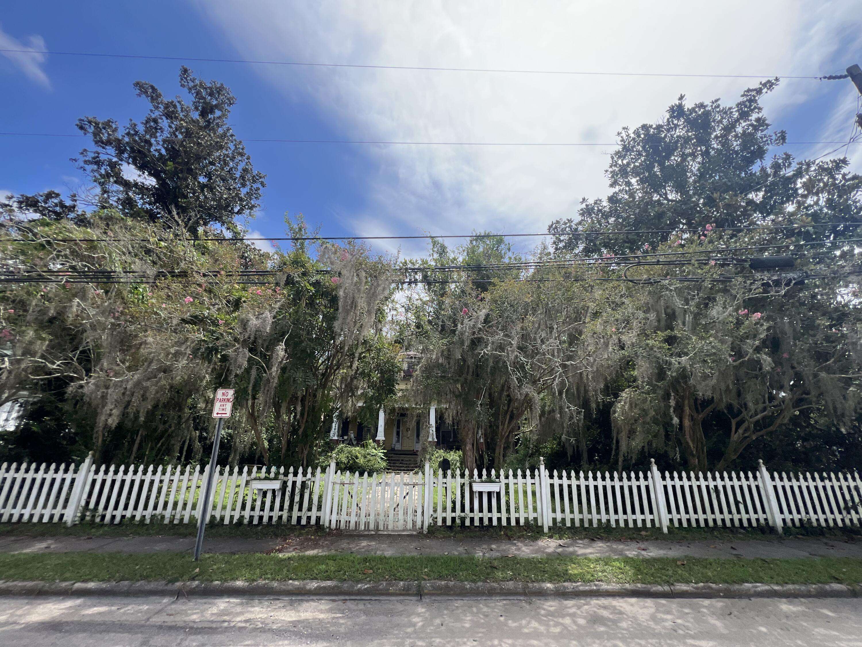 Walterboro, SC 29488,422 Hampton St