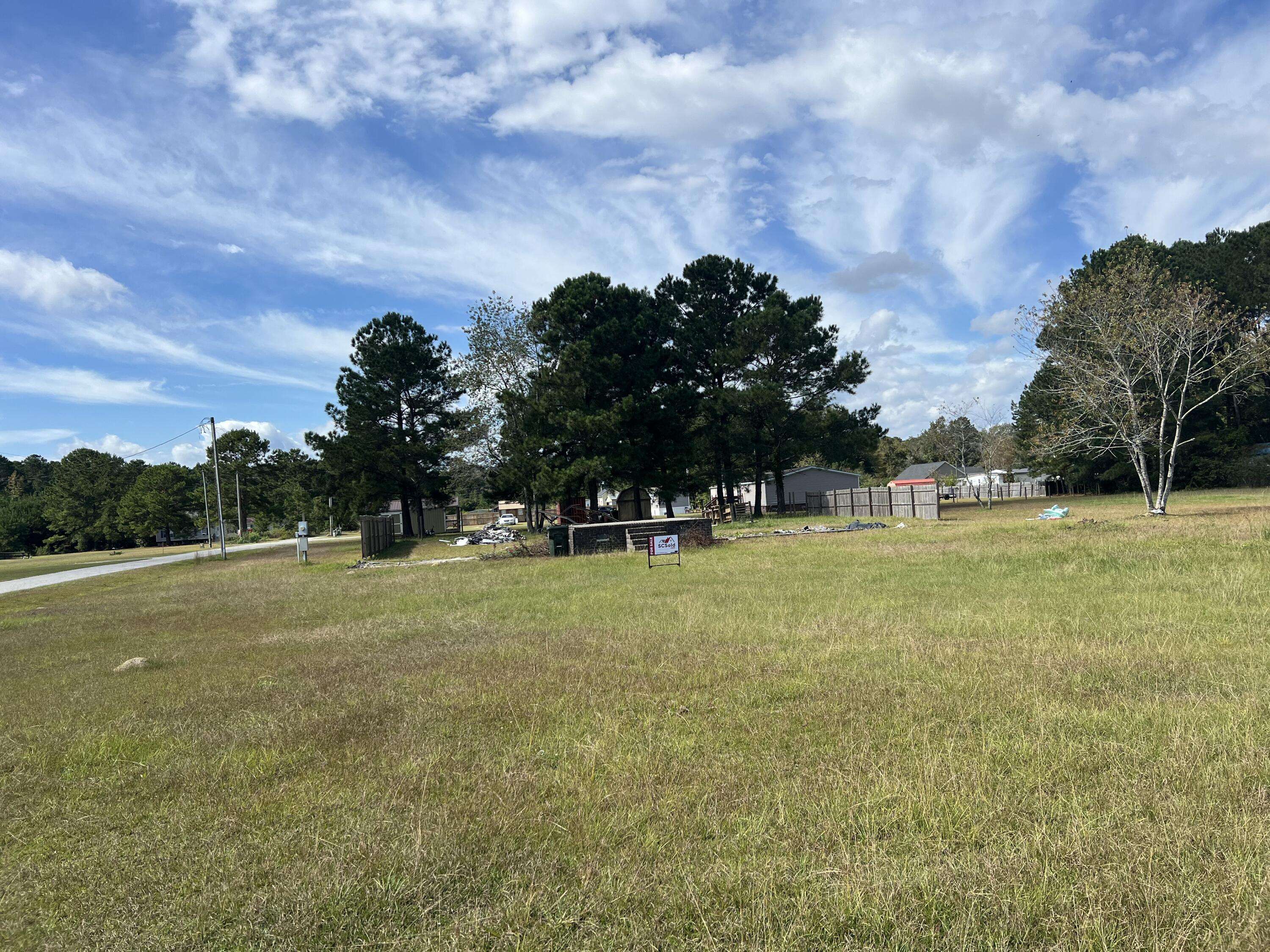 Summerville, SC 29486,107 Popcorn Ln