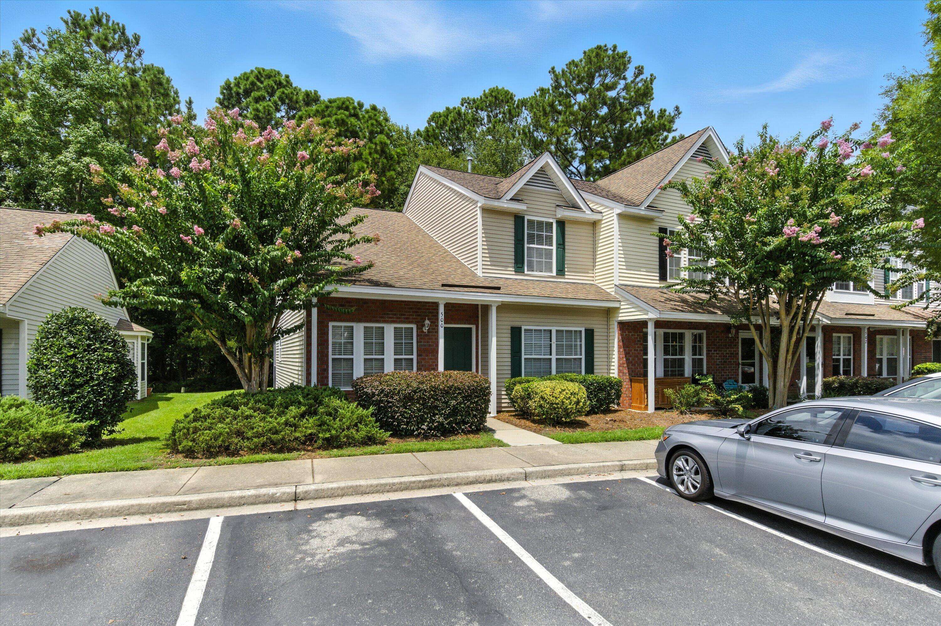 Summerville, SC 29483,500 Yellow Hawthorn Cir