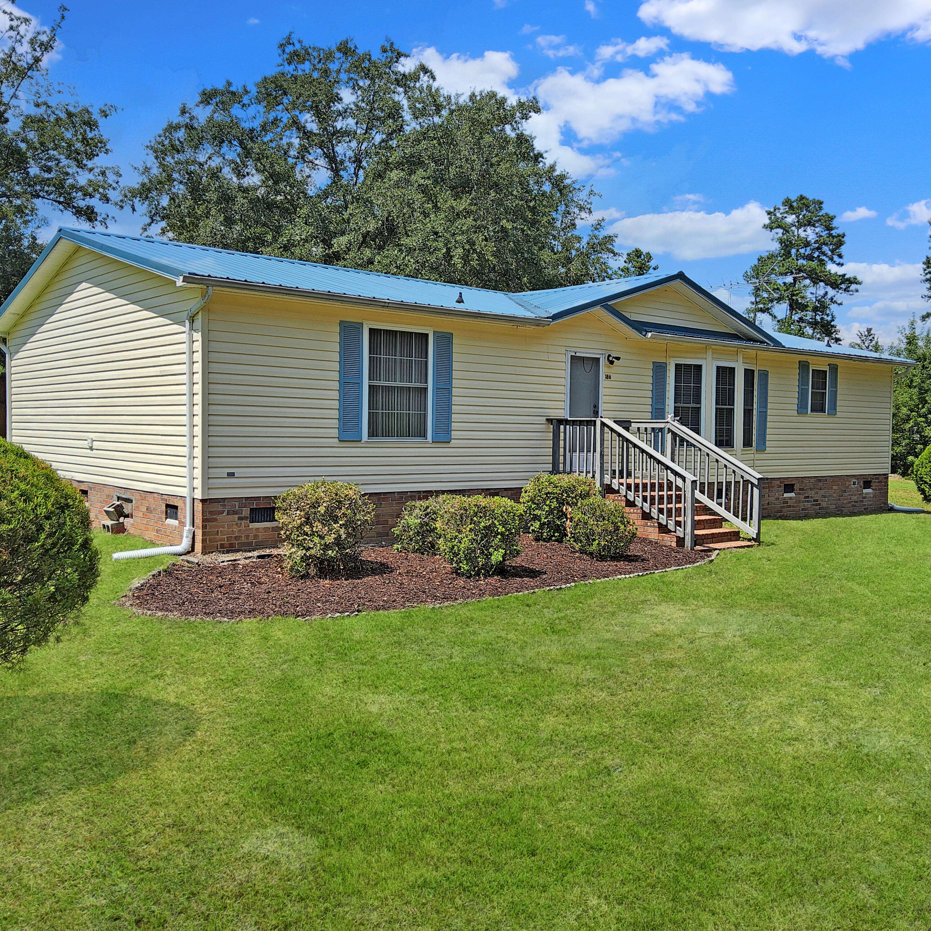 Eutawville, SC 29048,186 Training Rd