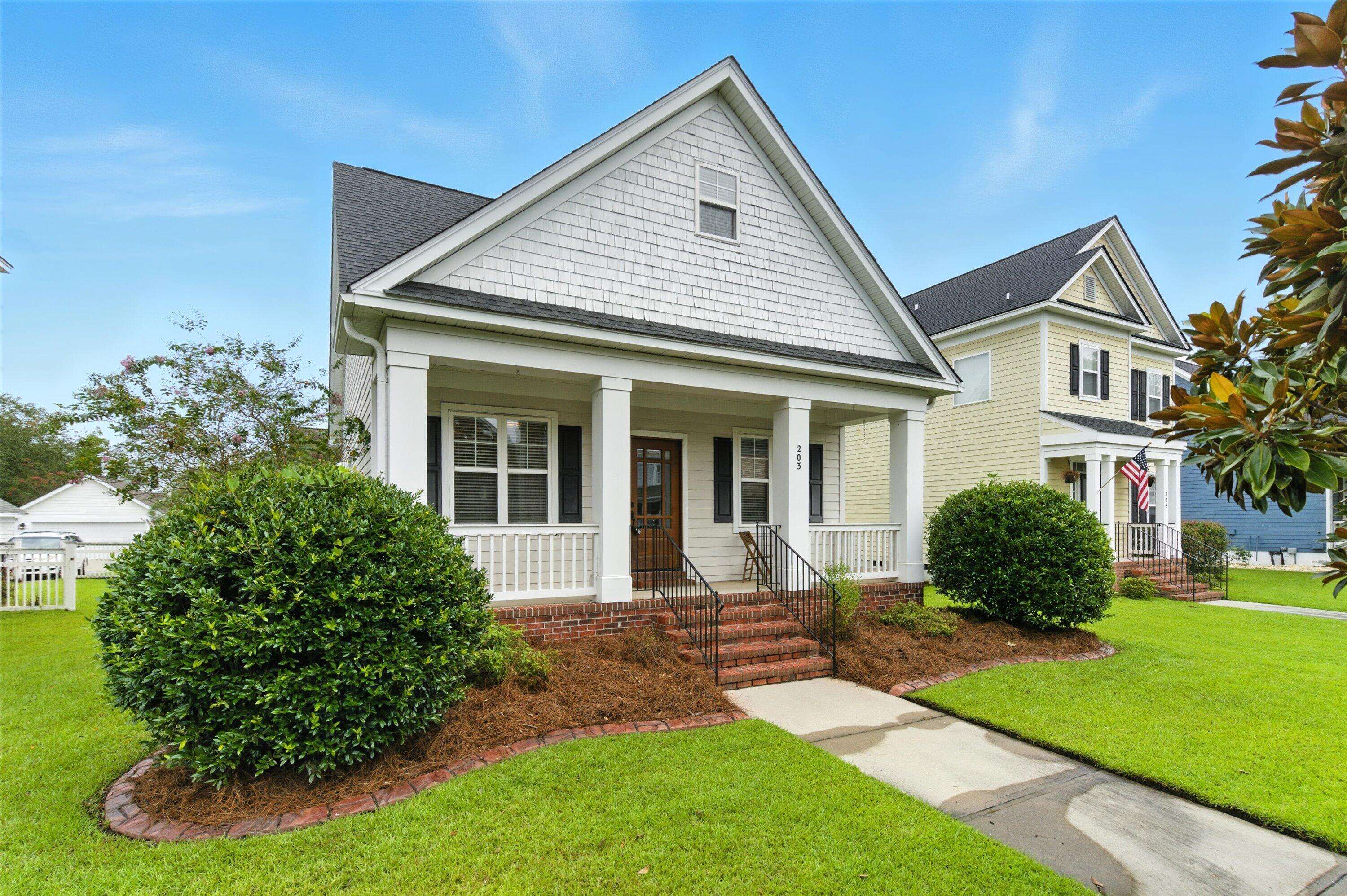 Summerville, SC 29483,203 Hydrangea St