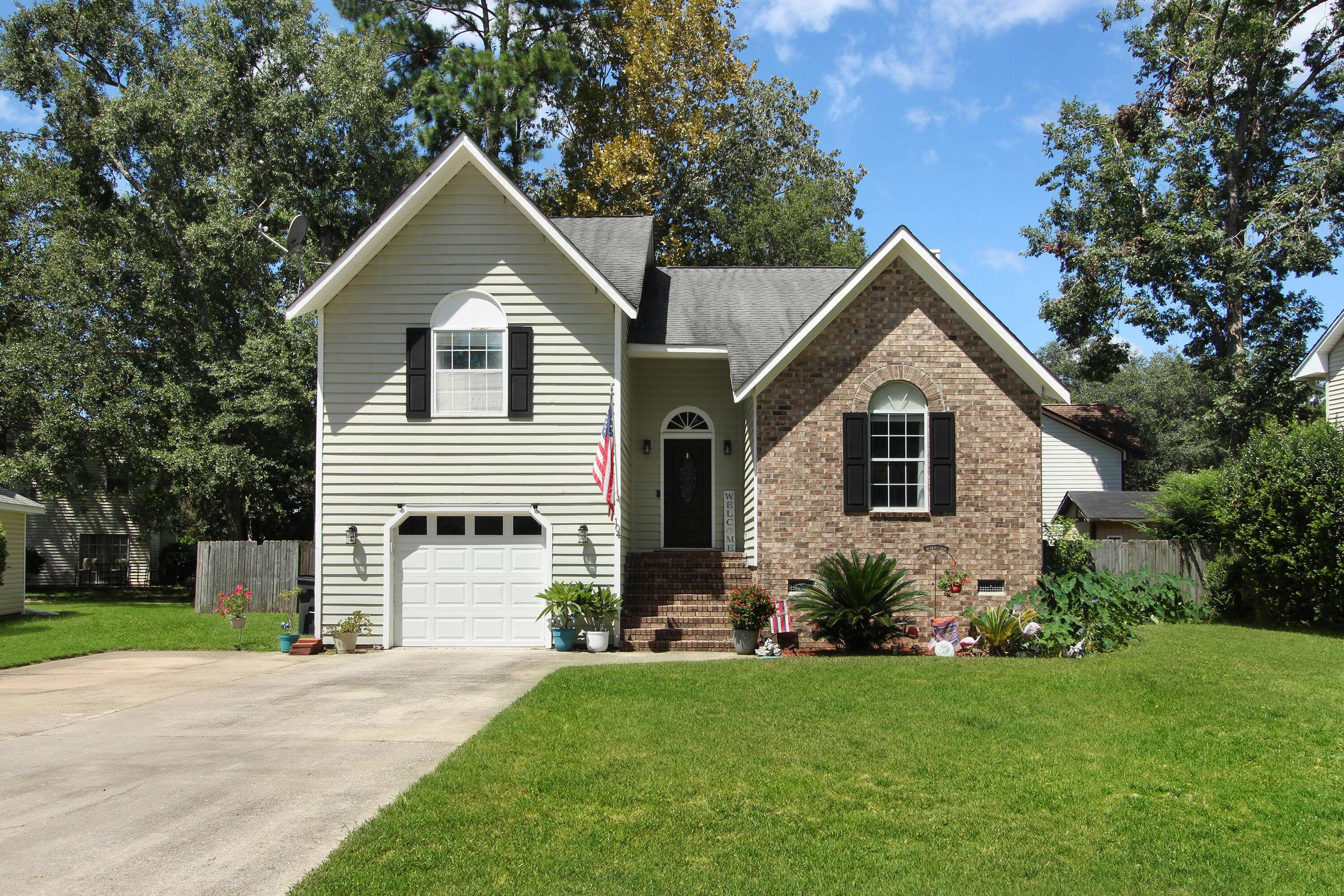 North Charleston, SC 29418,104 Excaliber Pl