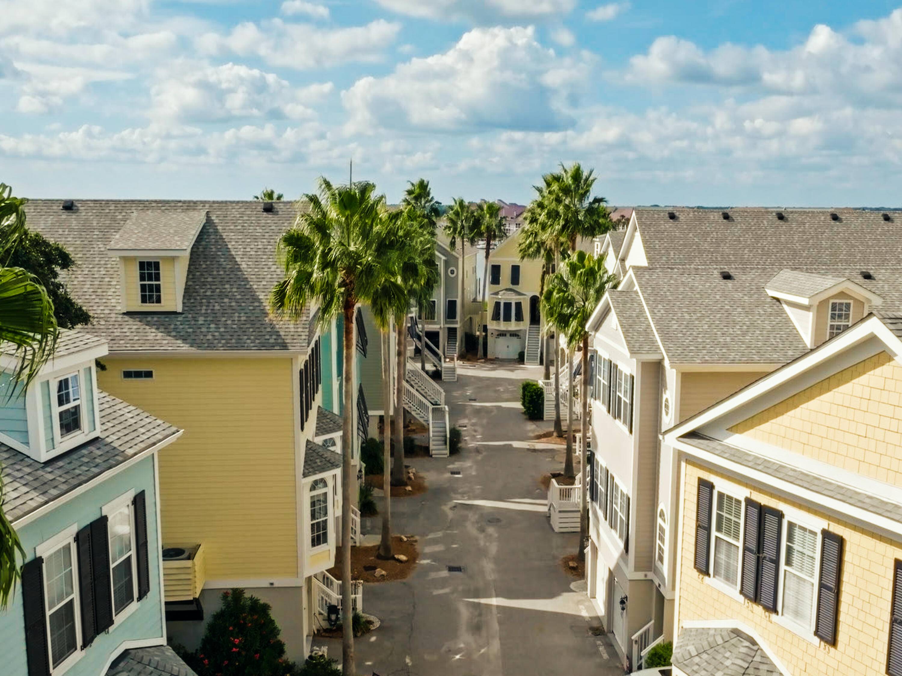Folly Beach, SC 29439,107 W 2nd St