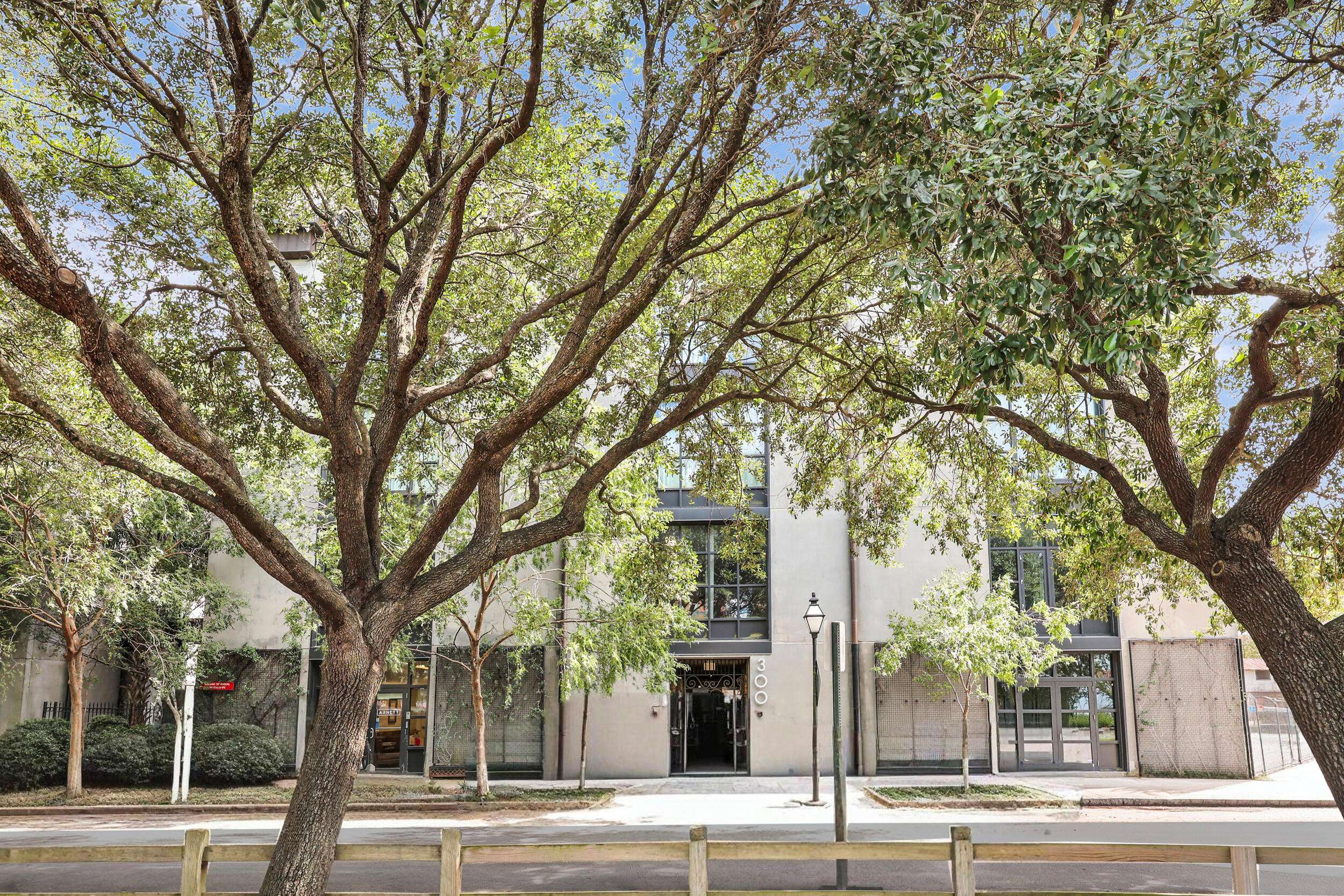 Charleston, SC 29403,1 Cool Blow St #341