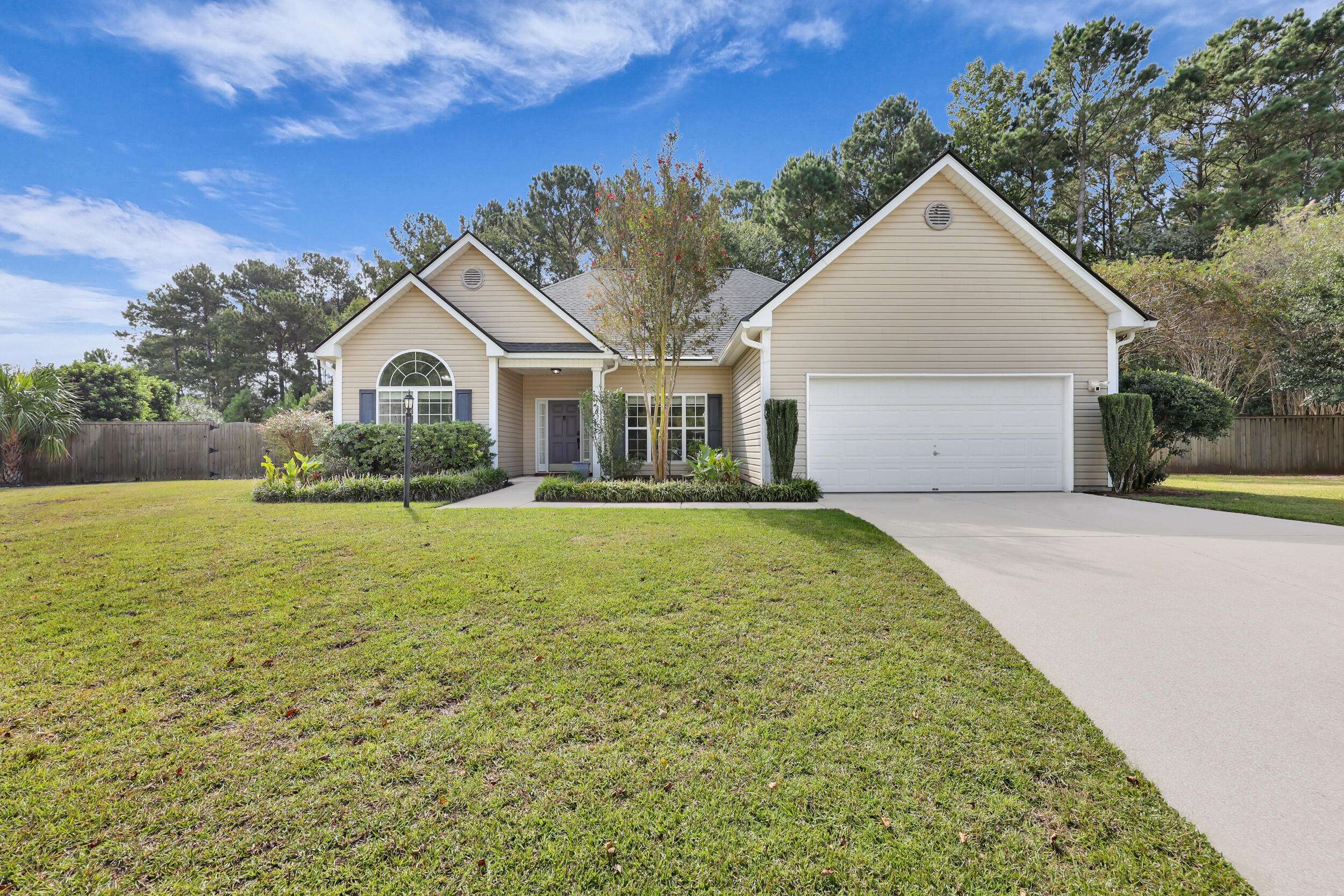 Johns Island, SC 29455,1190 Sunbronze Ct