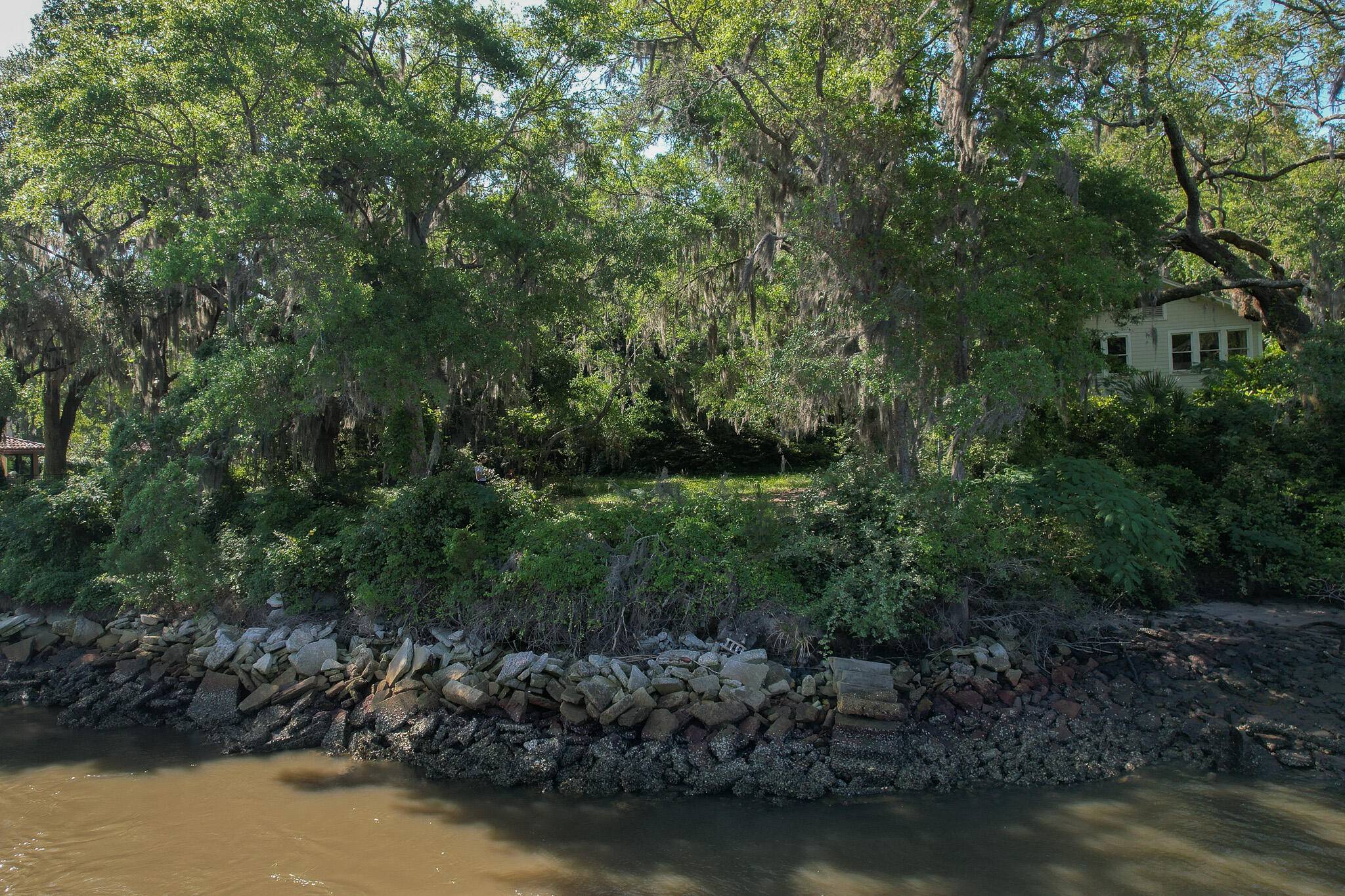 Charleston, SC 29412,2180 Wappoo Hall Rd