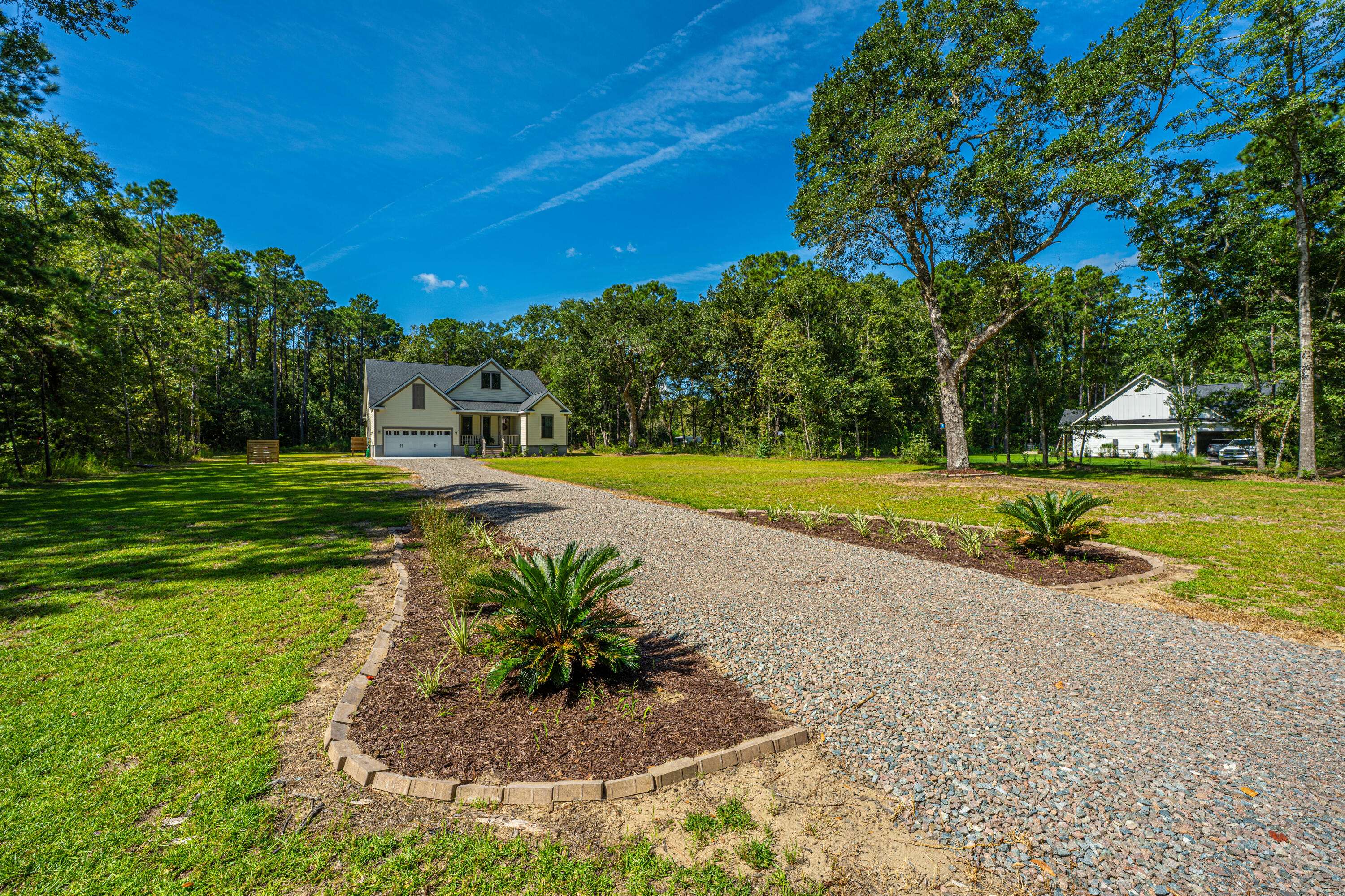 Awendaw, SC 29429,873 Grannys Ln