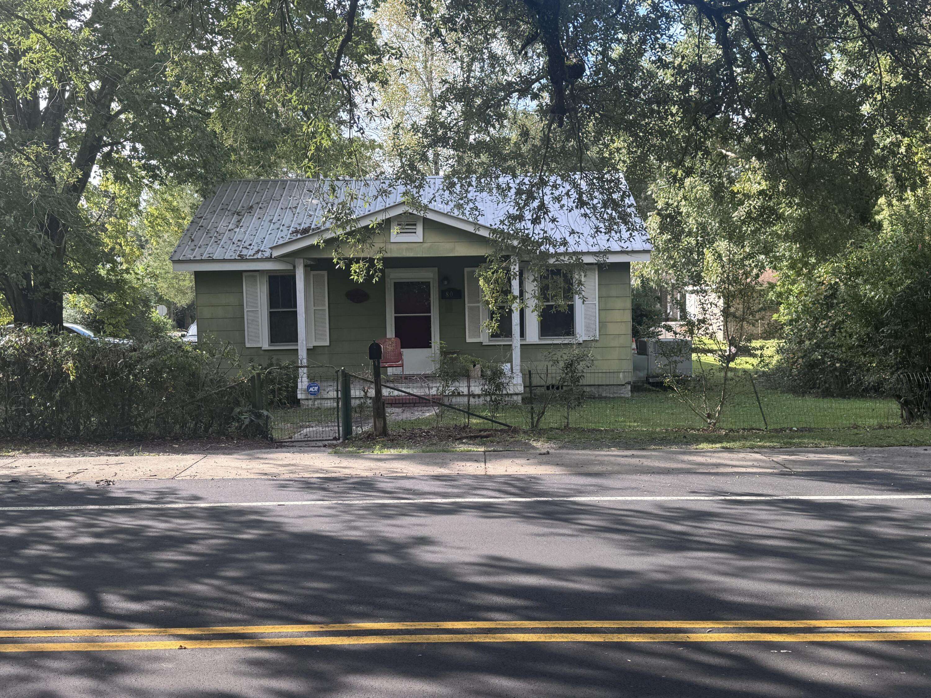 Hampton, SC 29924,808 W 1st St