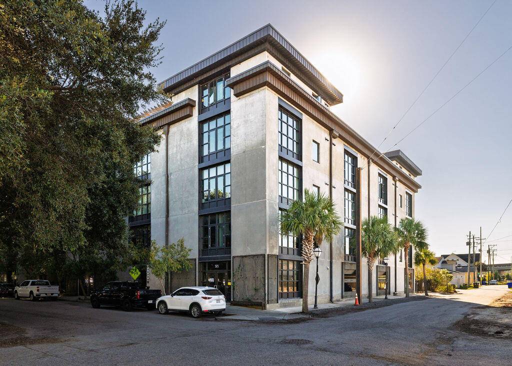 Charleston, SC 29403,1 Cool Blow St #337