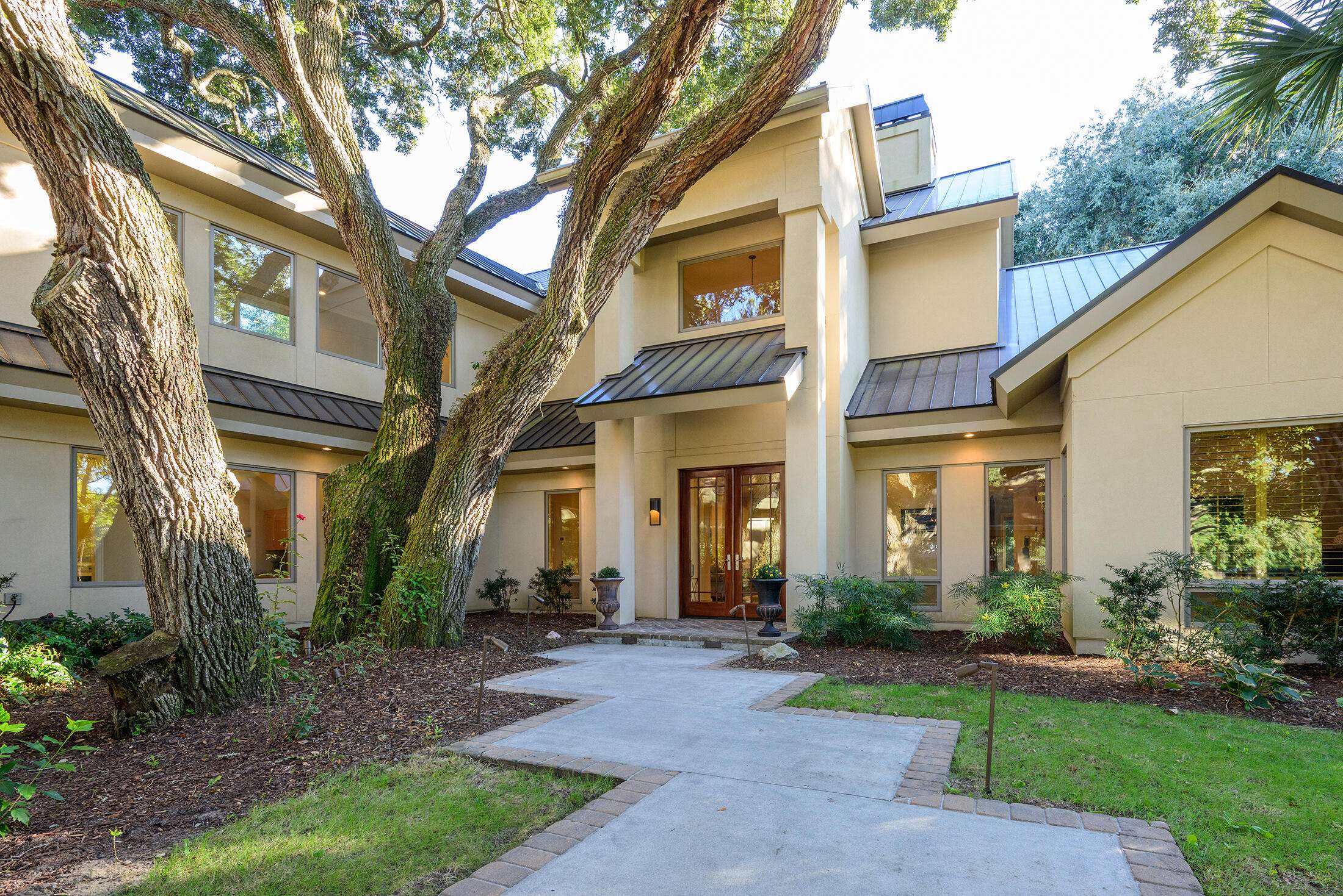 Hilton Head Island, SC 29928,65 N. Port Royal Dr