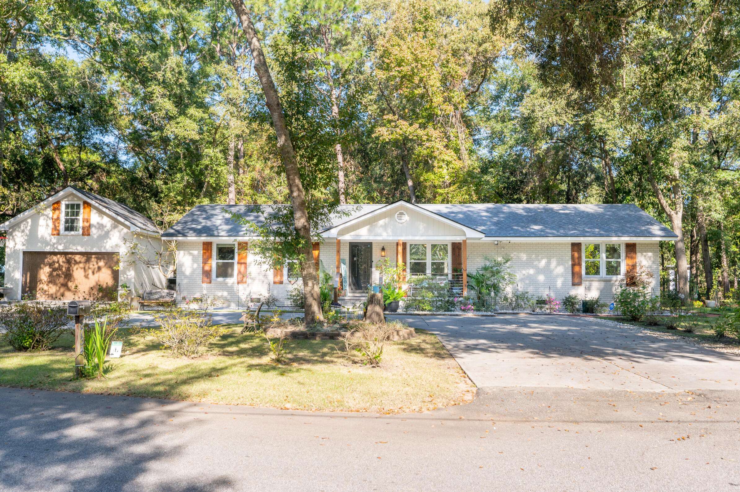 Hollywood, SC 29449,5734 Edgar Tumbleston Rd
